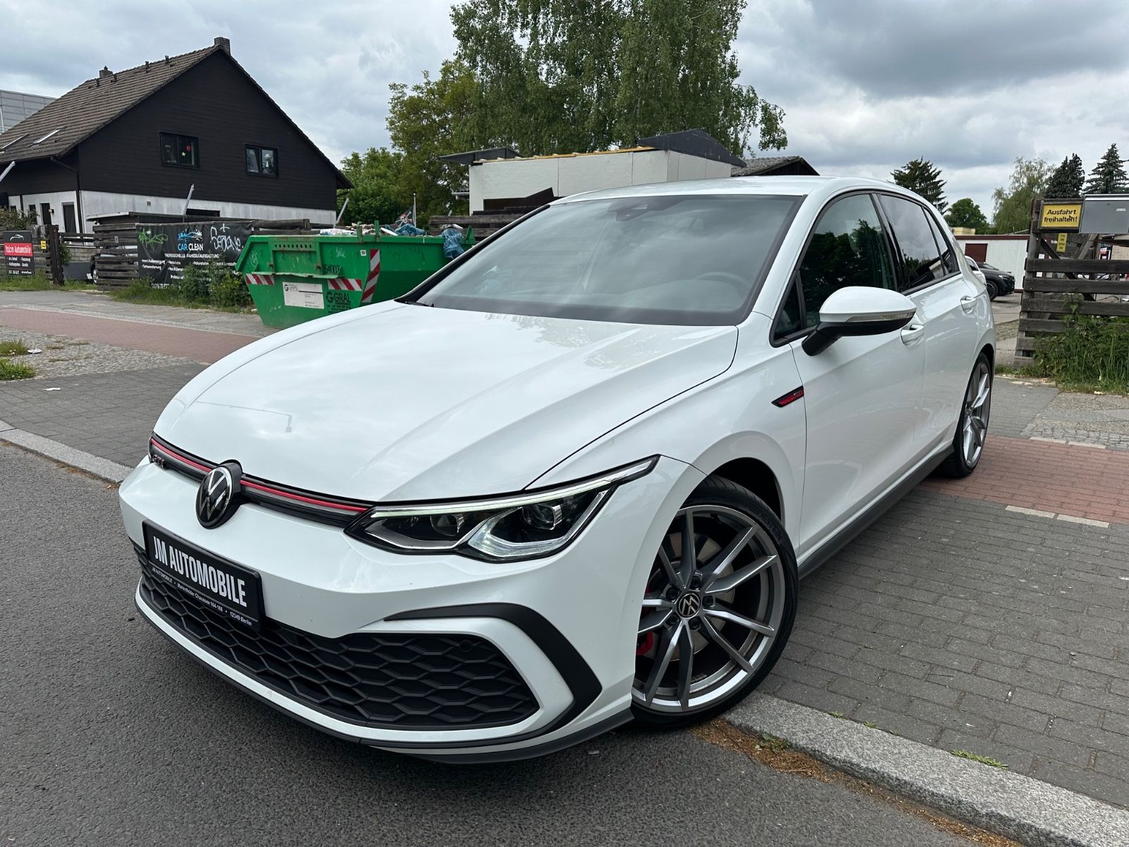 Volkswagen Golf VIII GTI - Samsaru's Car Outlet