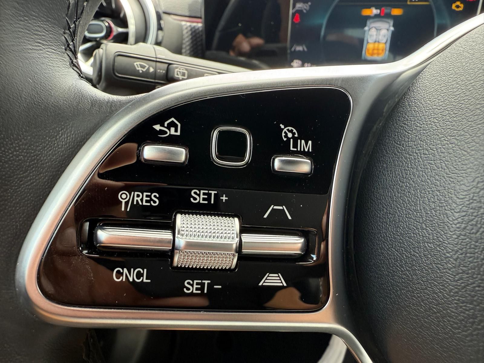 Mercedes-Benz A 200 7G-DTC Advanced - Samsaru's Car Outlet