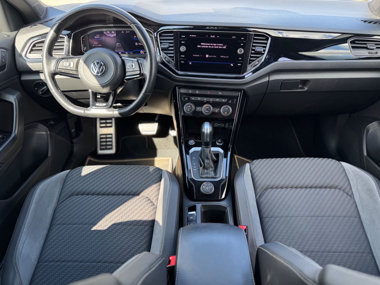 Volkswagen T-Roc R 4Motion - Samsaru's Car Outlet