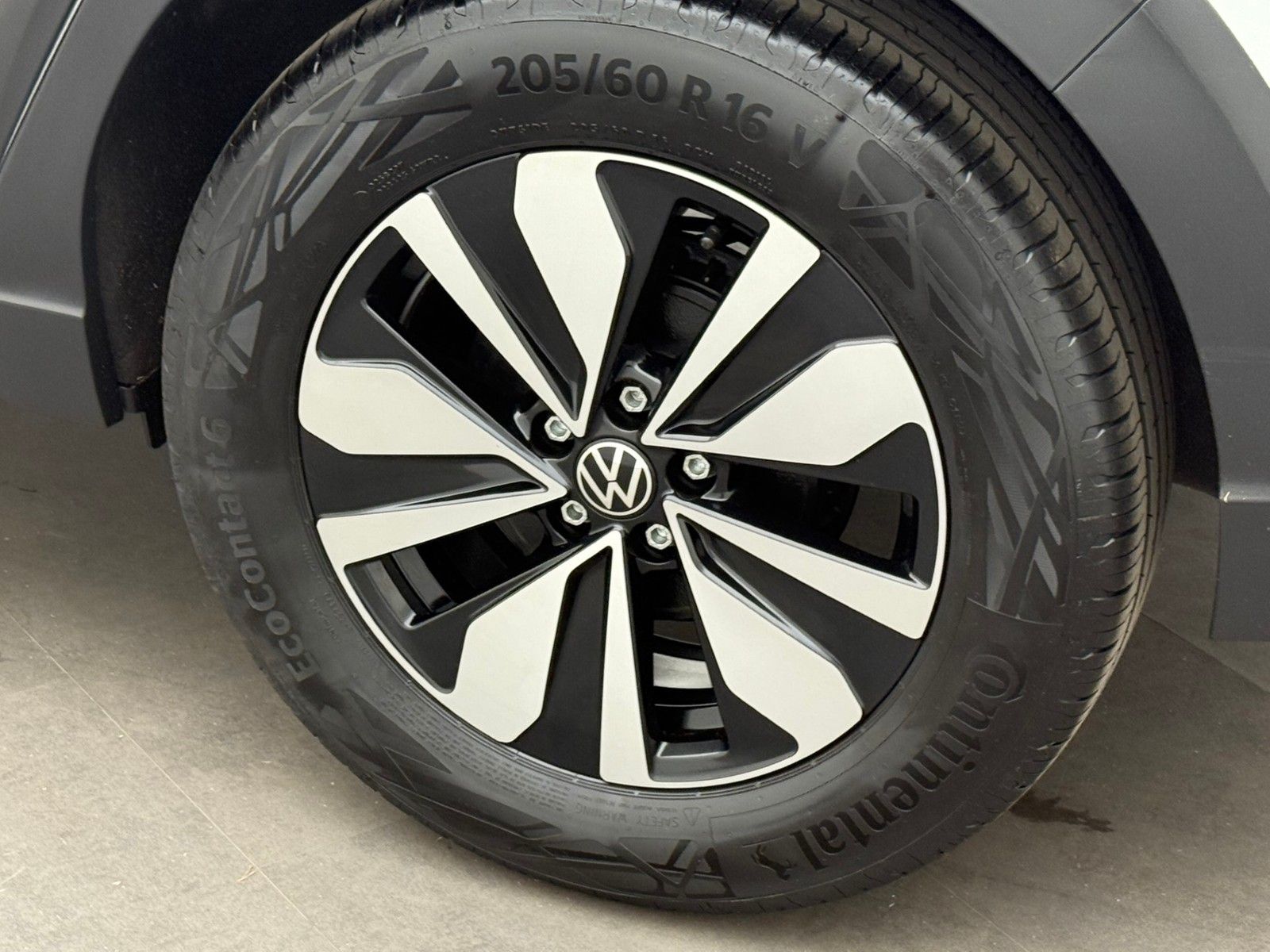 Volkswagen Taigo 1.0 TSI Life MOVE - Samsaru's Car Outlet