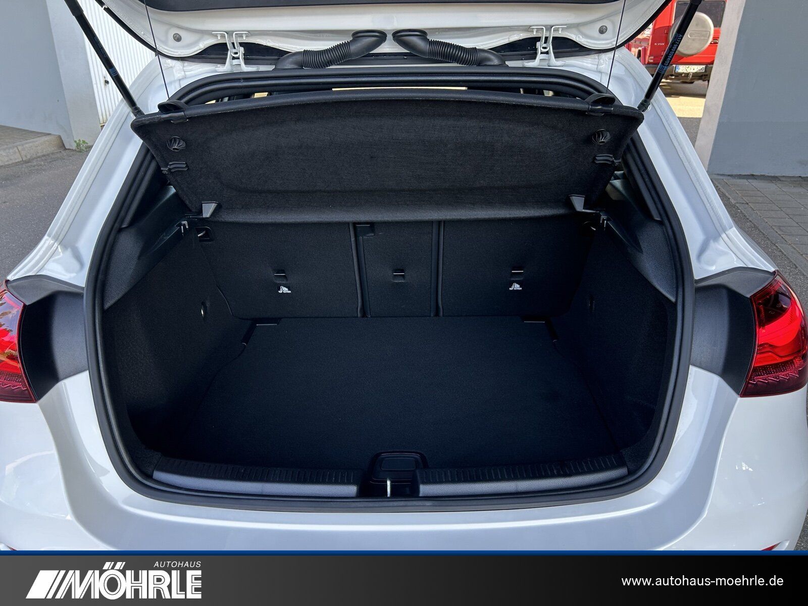Mercedes-Benz A 180 Progressive - Samsaru's Car Outlet