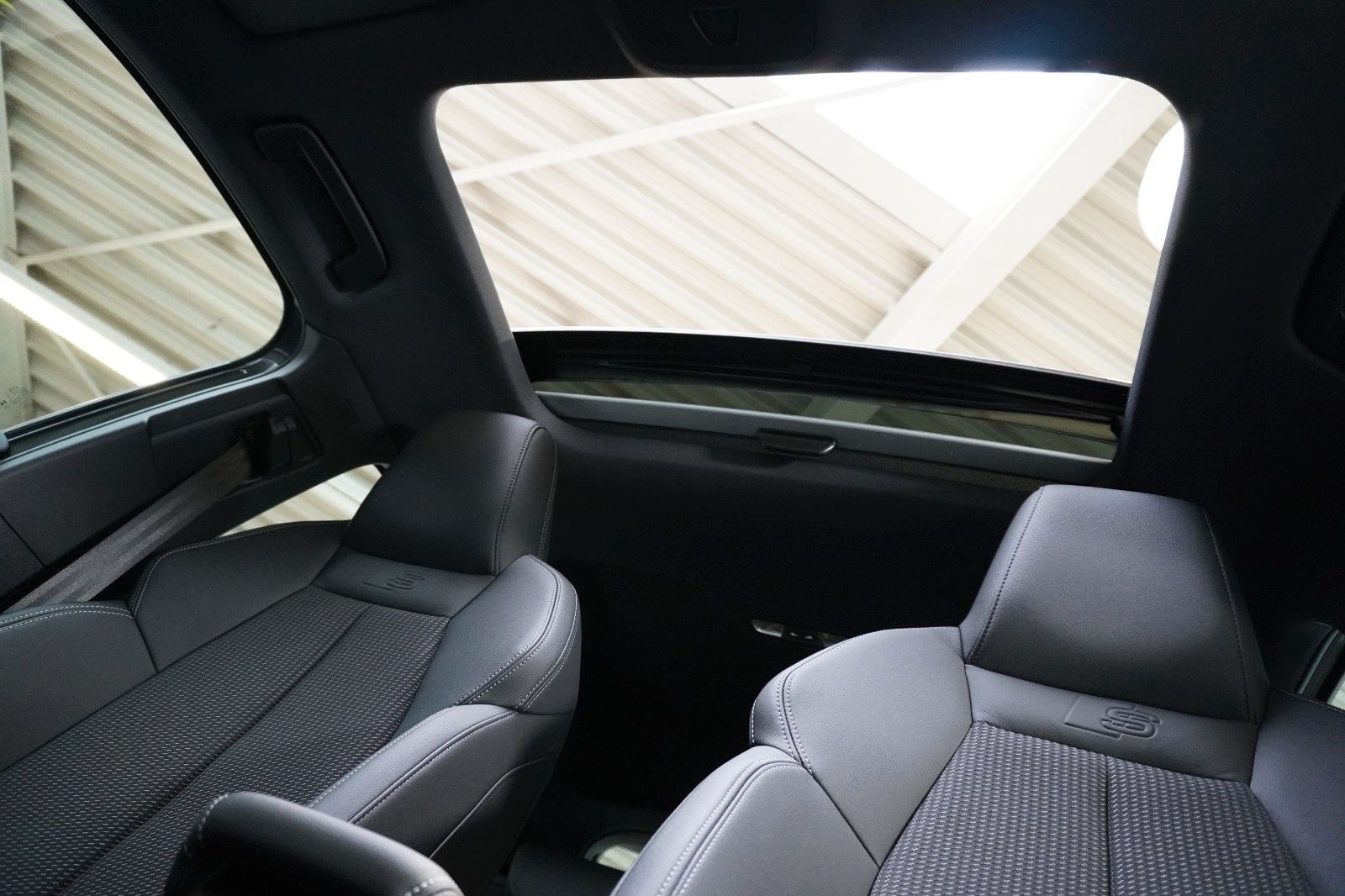 Audi A3 Sportback S-Line 35 TFSI S-Tronic - Samsaru's Car Outlet