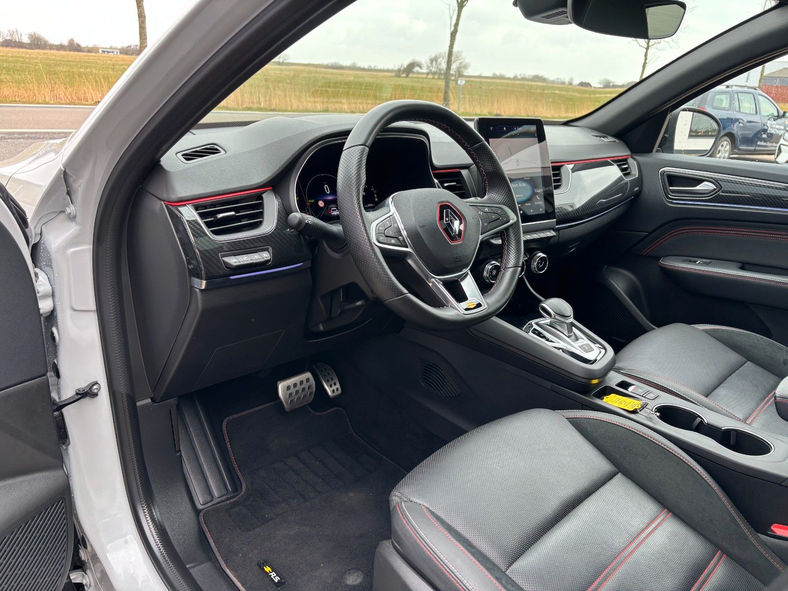 Renault Arkana R.S. Line E-TECH 145 - Samsaru's Car Outlet