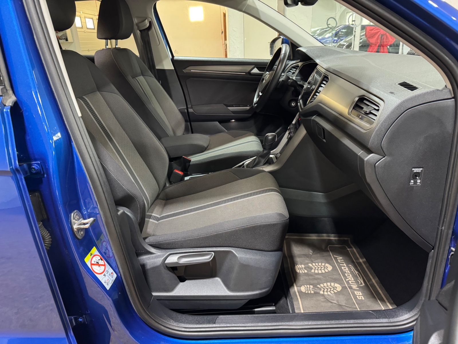 Volkswagen T-Roc Style 2.0 TDI DSG - Samsaru's Car Outlet