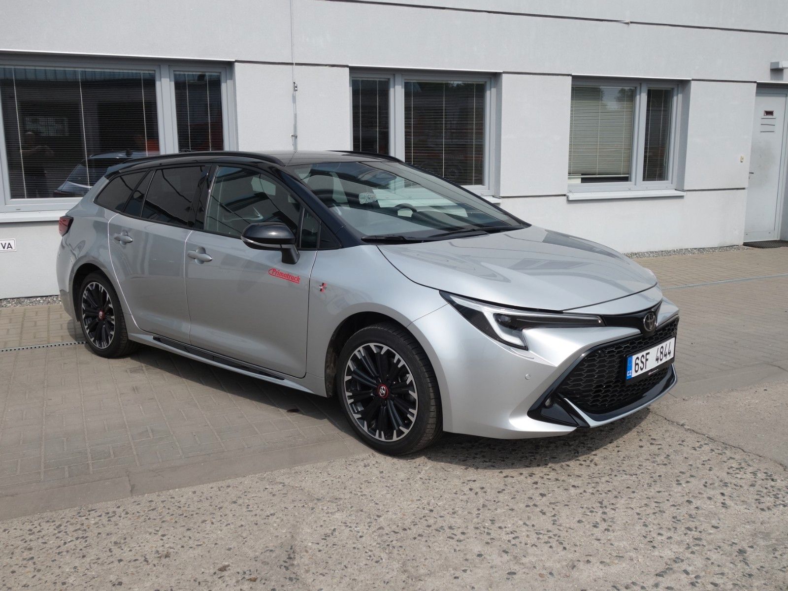 Toyota Corolla Touring 2.0 Hybrid GR Sport - Samsaru's Car Outlet
