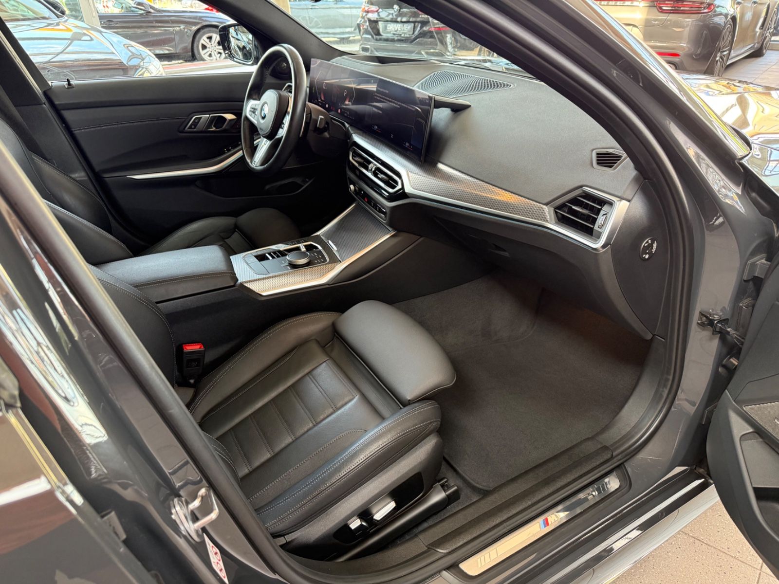BMW 3 Lim. 330 i M Sport - Samsaru's Car Outlet