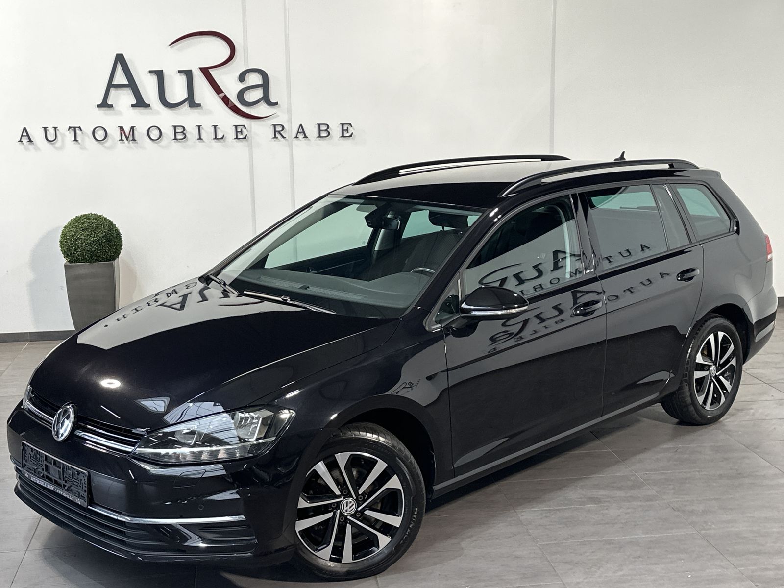 Volkswagen Golf Variant 2.0 TDI DSG United - Samsaru's Car Outlet