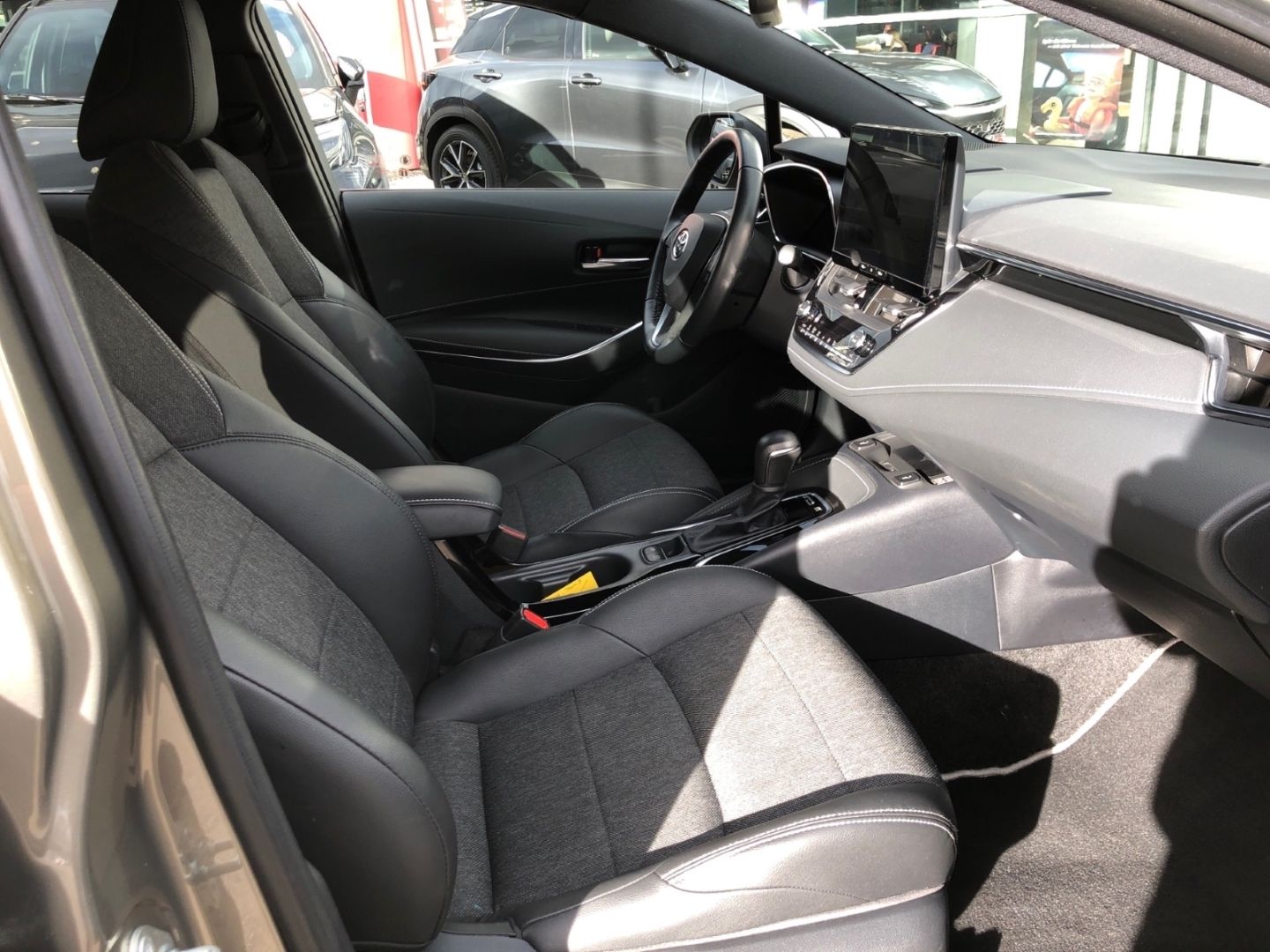 Toyota Corolla 5-Türer Hybrid 1,8L Team D