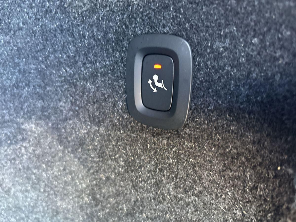 Volvo XC40 T4 Recharge R Design Expression AHK LHZ SHZ