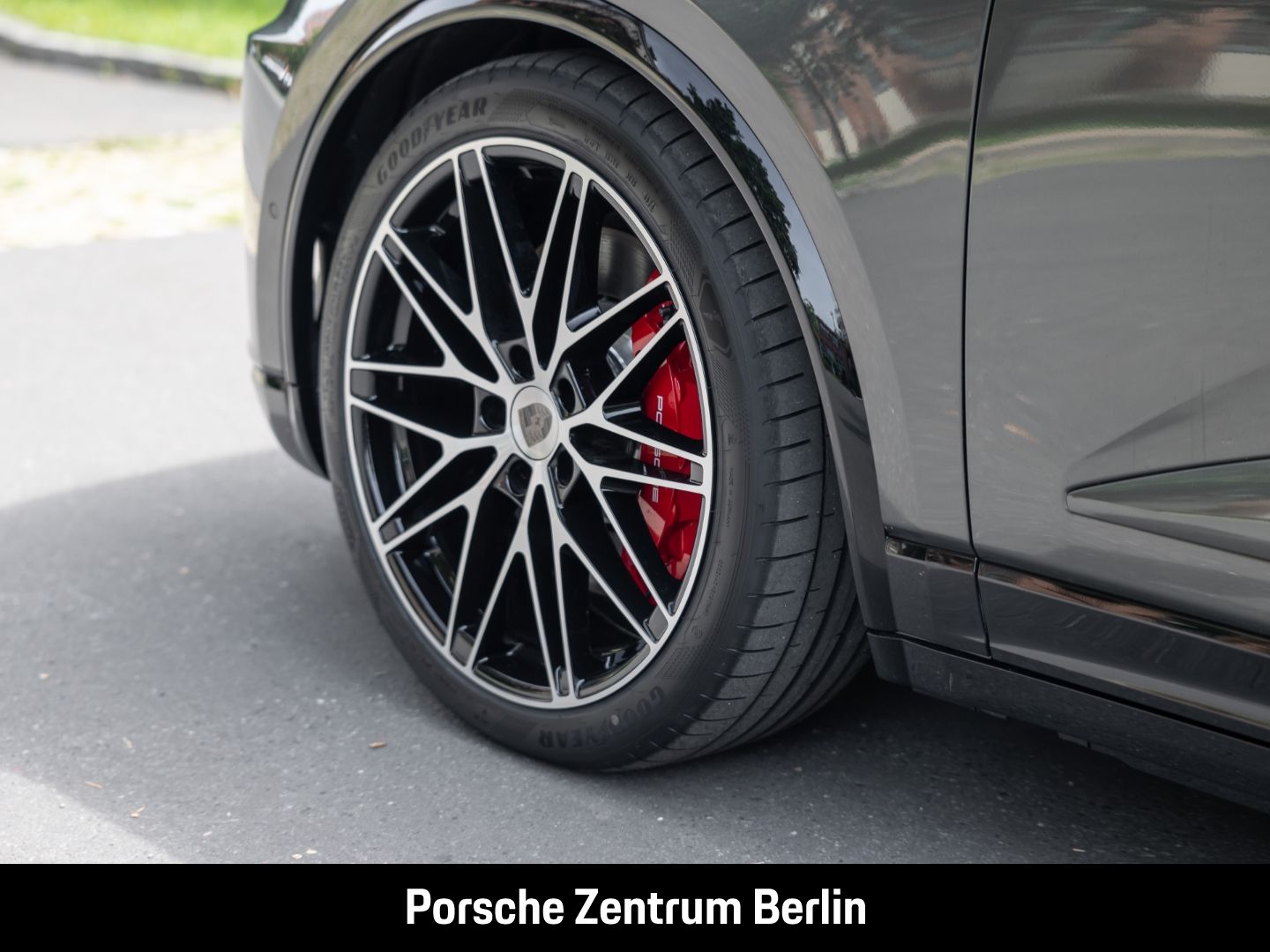 Porsche Macan Turbo Burmester Rückfahrkamera Panorama