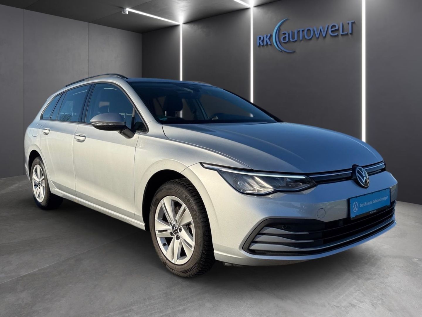 Volkswagen Golf Variant 8 VIII Life 1.0 eTSI - Samsaru's Car Outlet