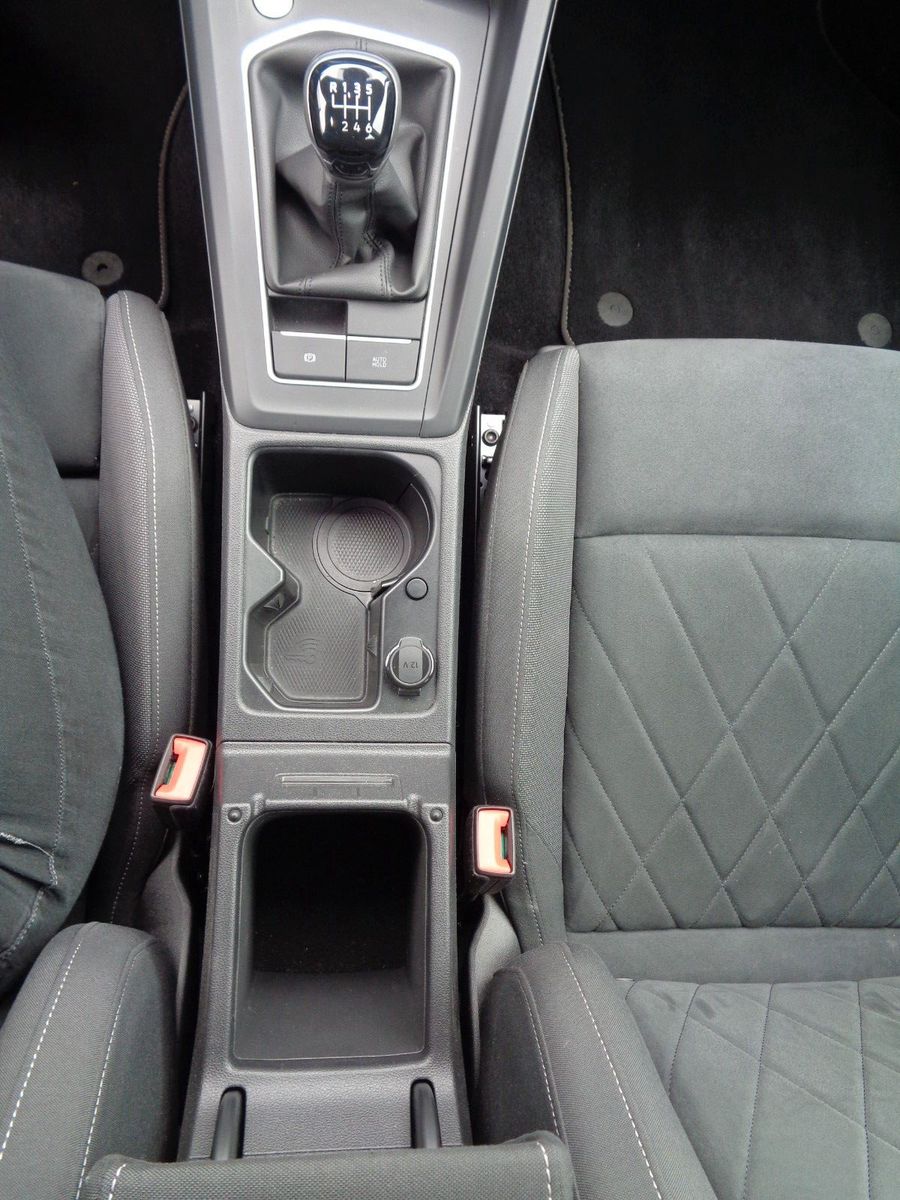 Volkswagen Golf VIII Lim. Style - Samsaru's Car Outlet