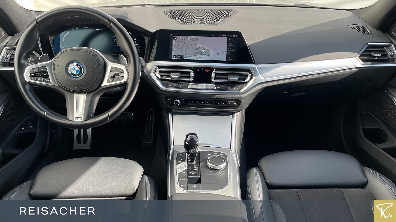 BMW 330e A xDrive M Sport - Samsaru's Car Outlet