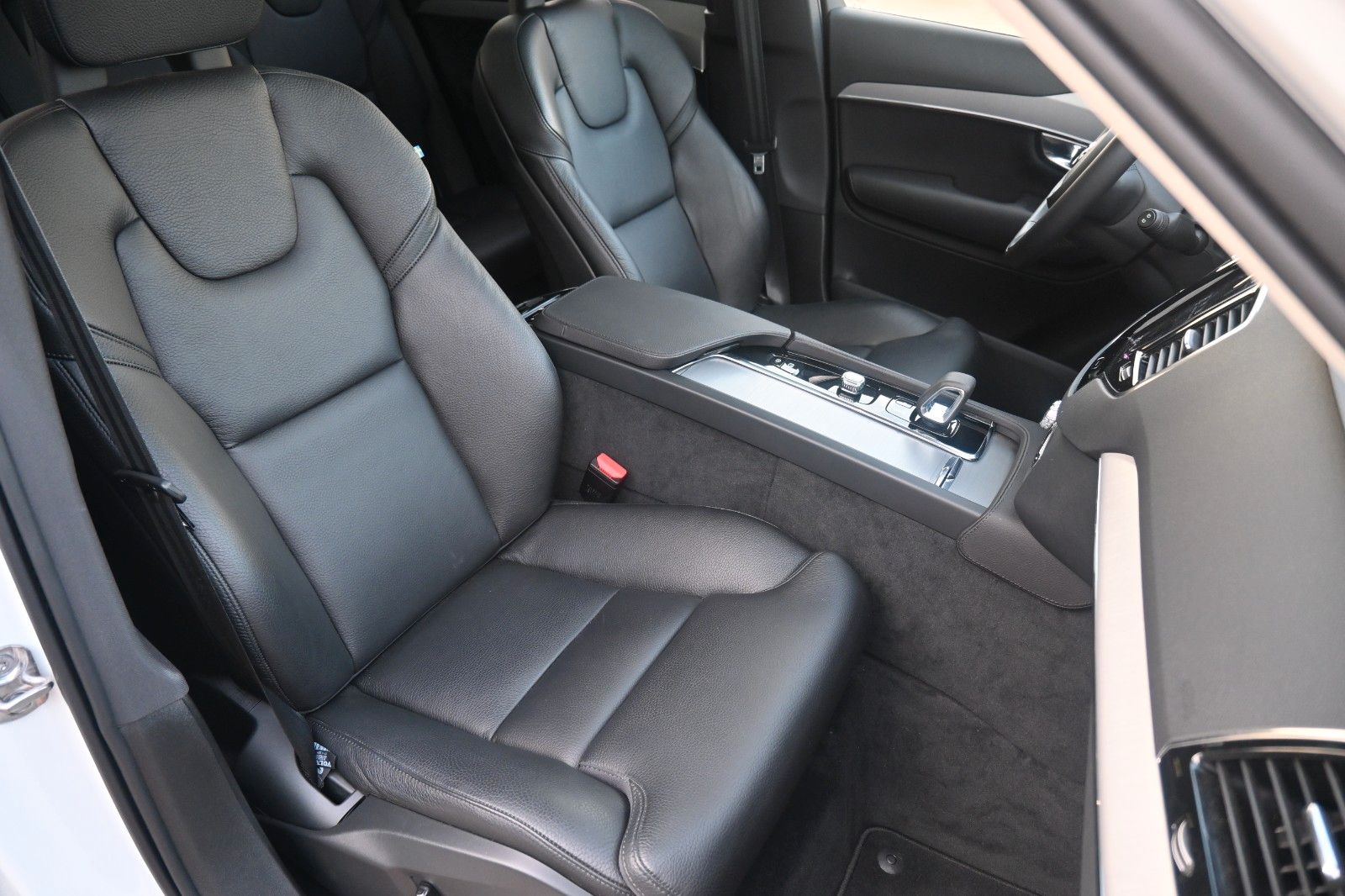 Volvo XC90 Inscription PHEV AWD - Samsaru's Car Outlet
