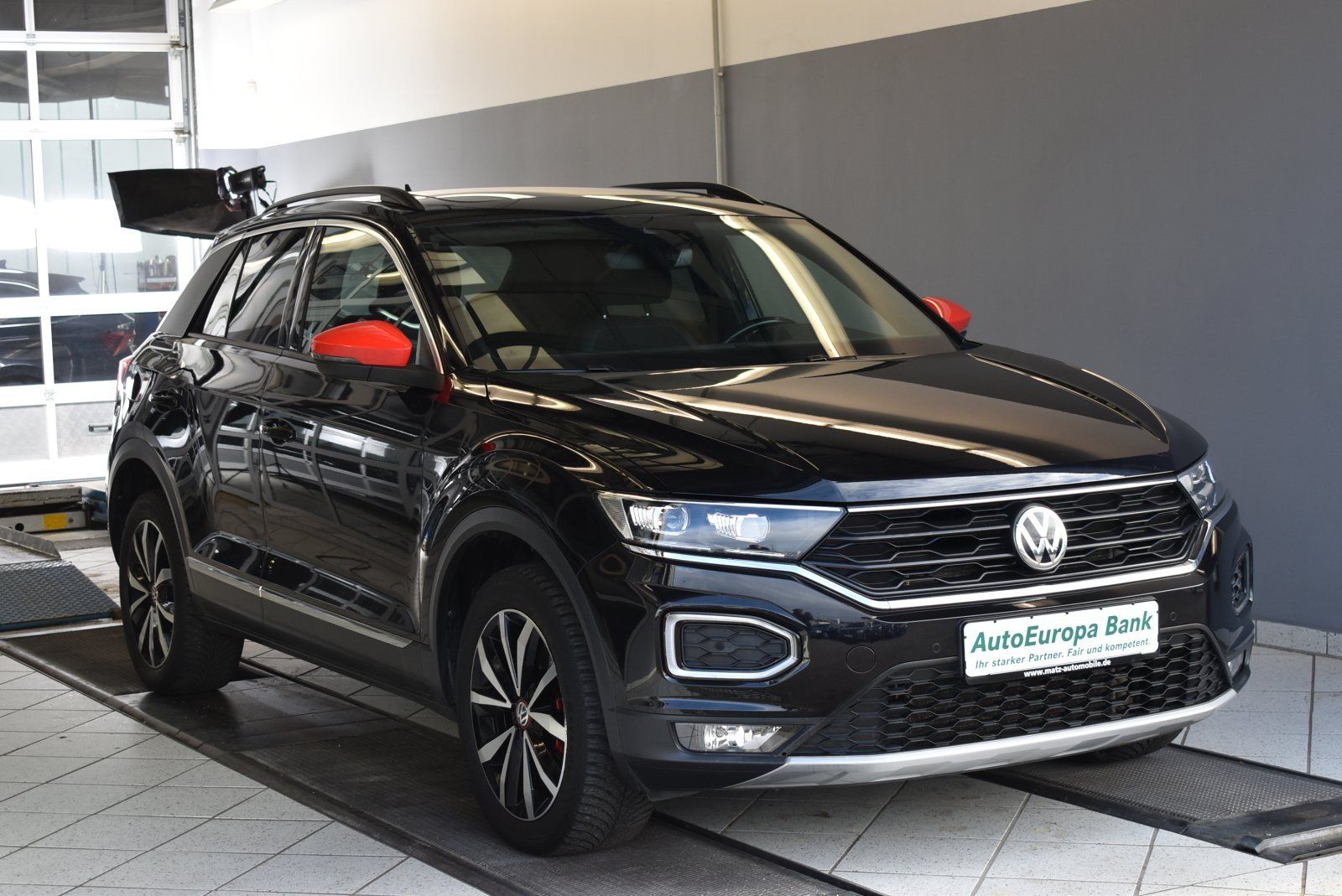 Volkswagen T-Roc 2.0 TSI Sport 4Motion - Samsaru's Car Outlet