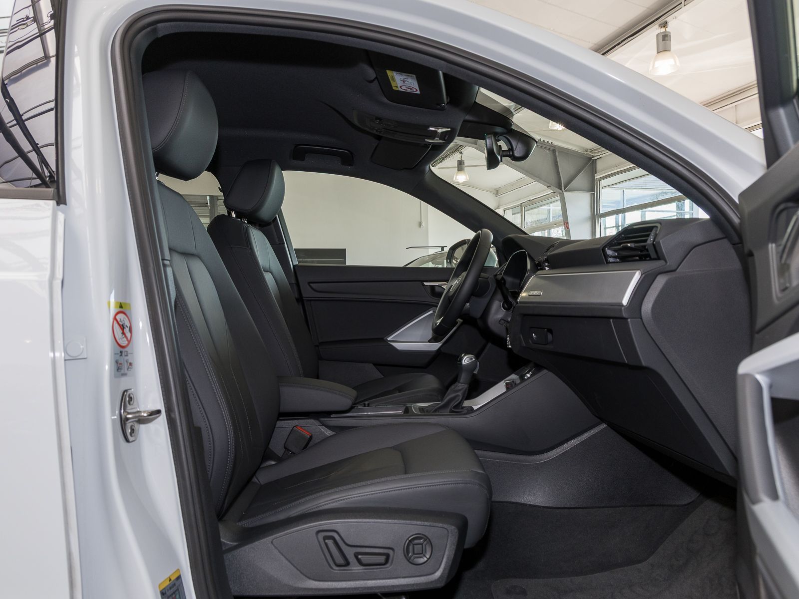 Audi Q3 40 TFSI Q ADVANCED - Samsaru's Car Outlet