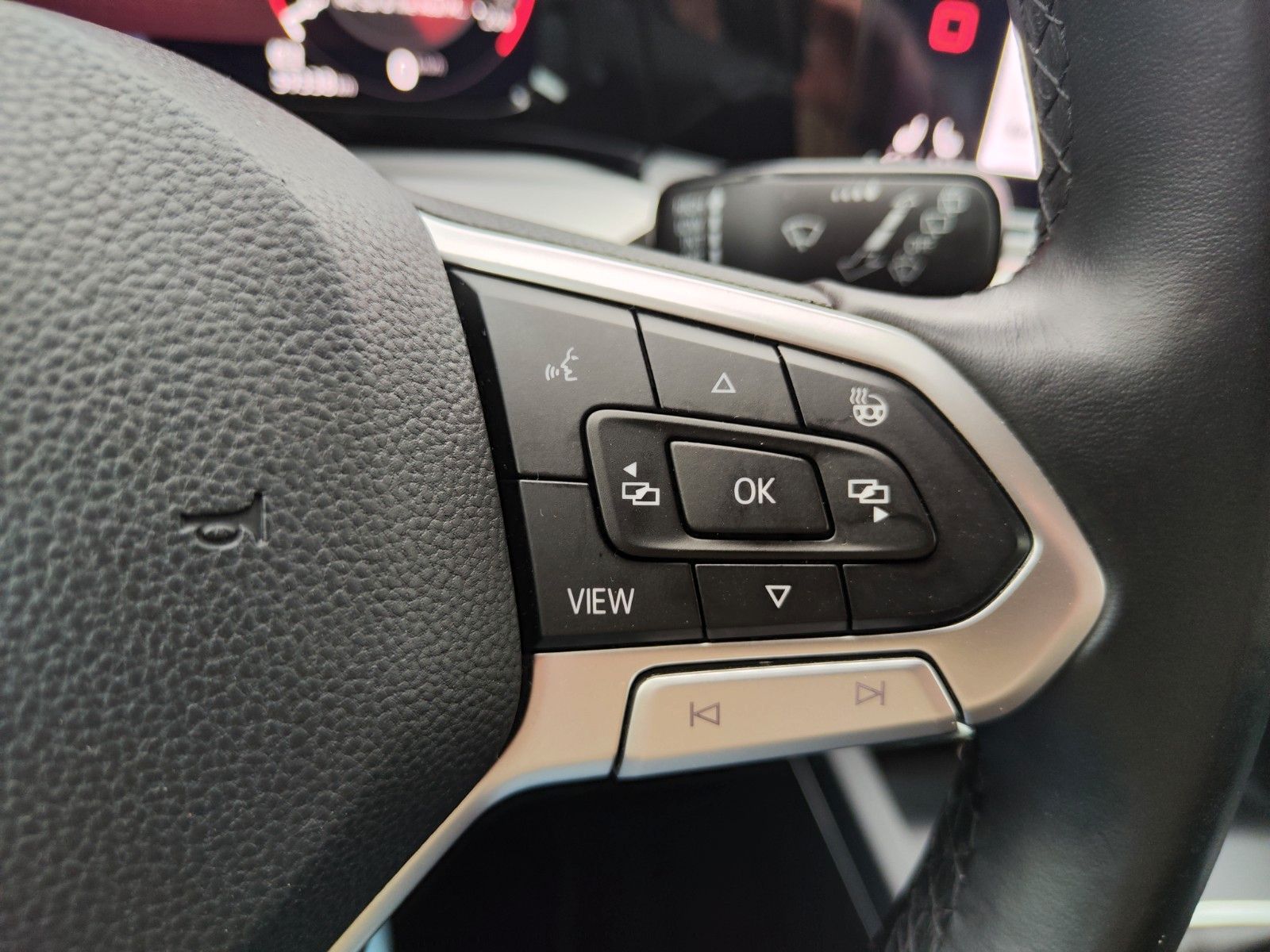 Volkswagen Golf VIII Variant 1.5 TSI - Samsaru's Car Outlet
