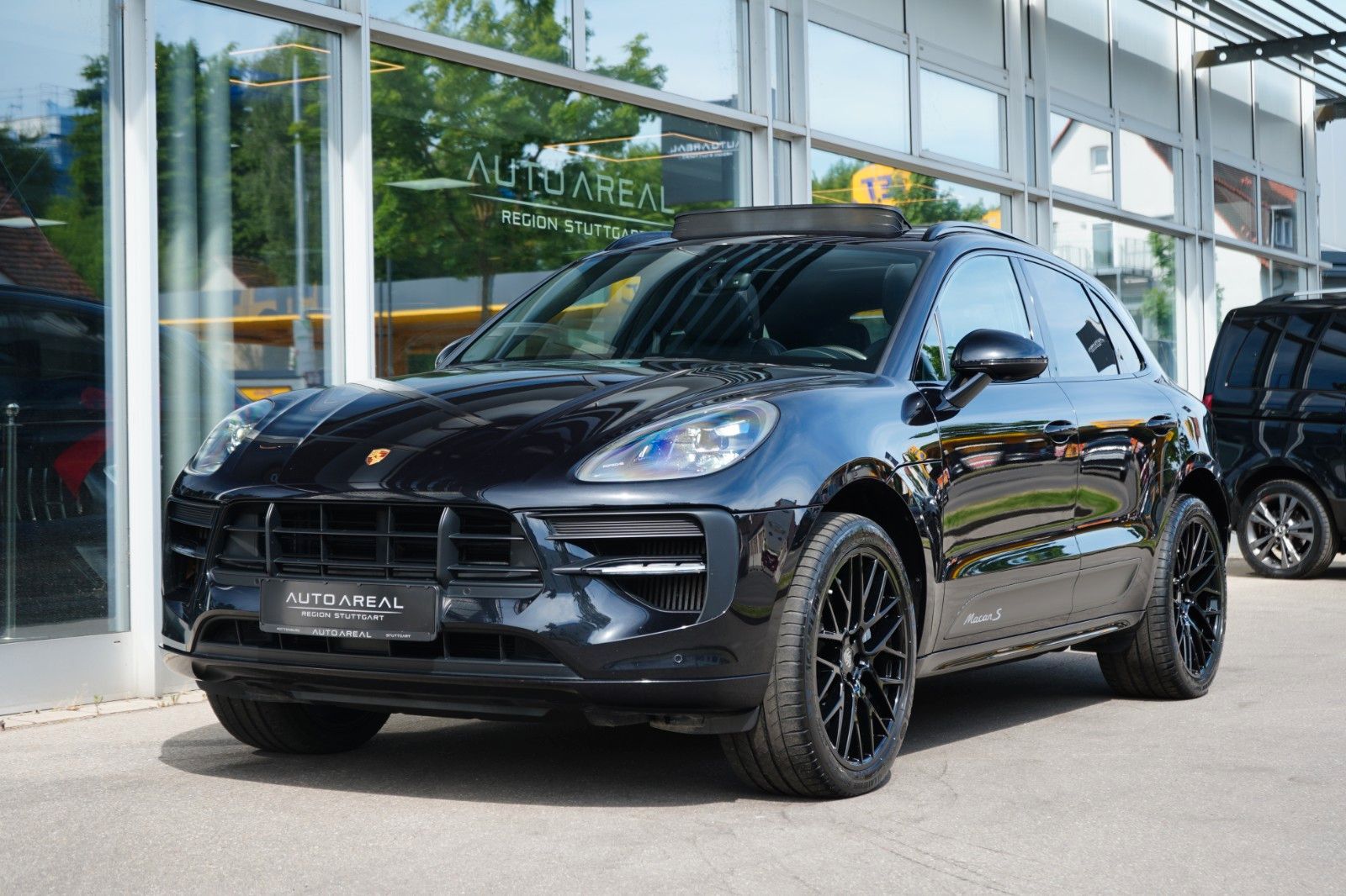 Porsche Macan S - Samsaru's Car Outlet