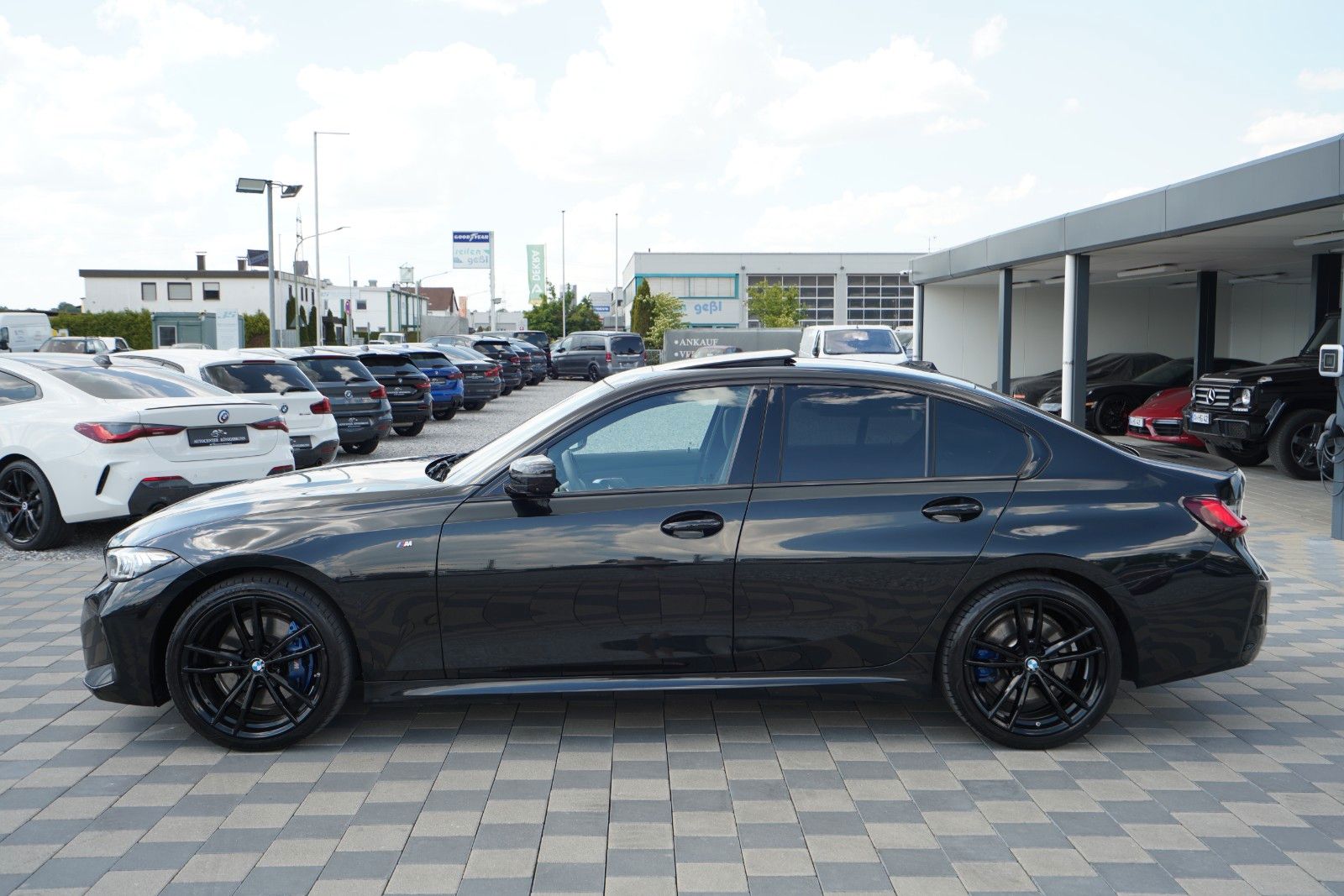 BMW 320d*xDrive*M Sport*H&K*Schiebedach*STHZ*360°*