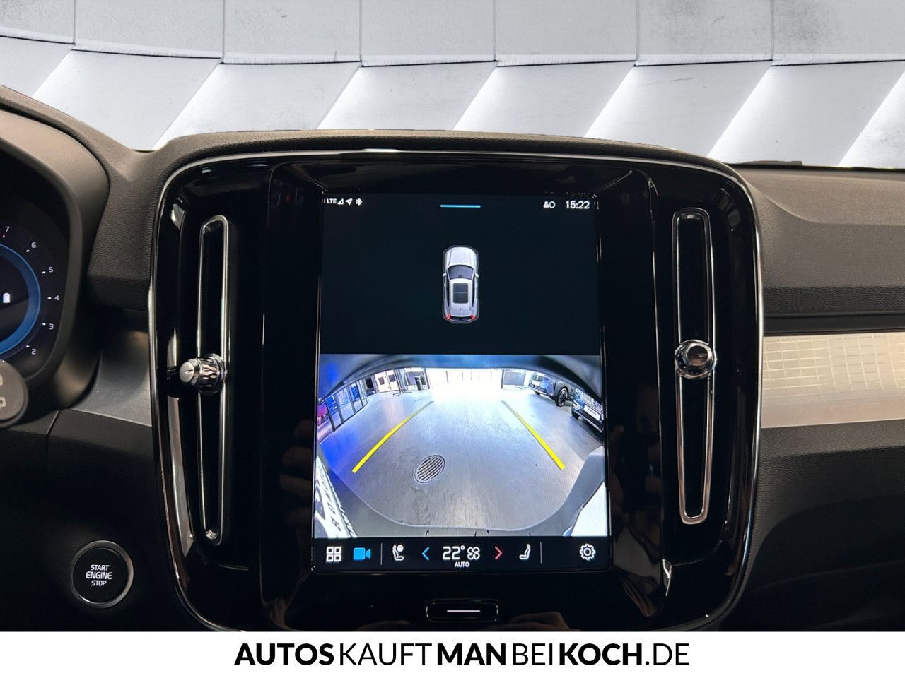 Volvo XC40 B3 DKG Core AHK LED SHZ/LHZ NAVI PDC/CAM!