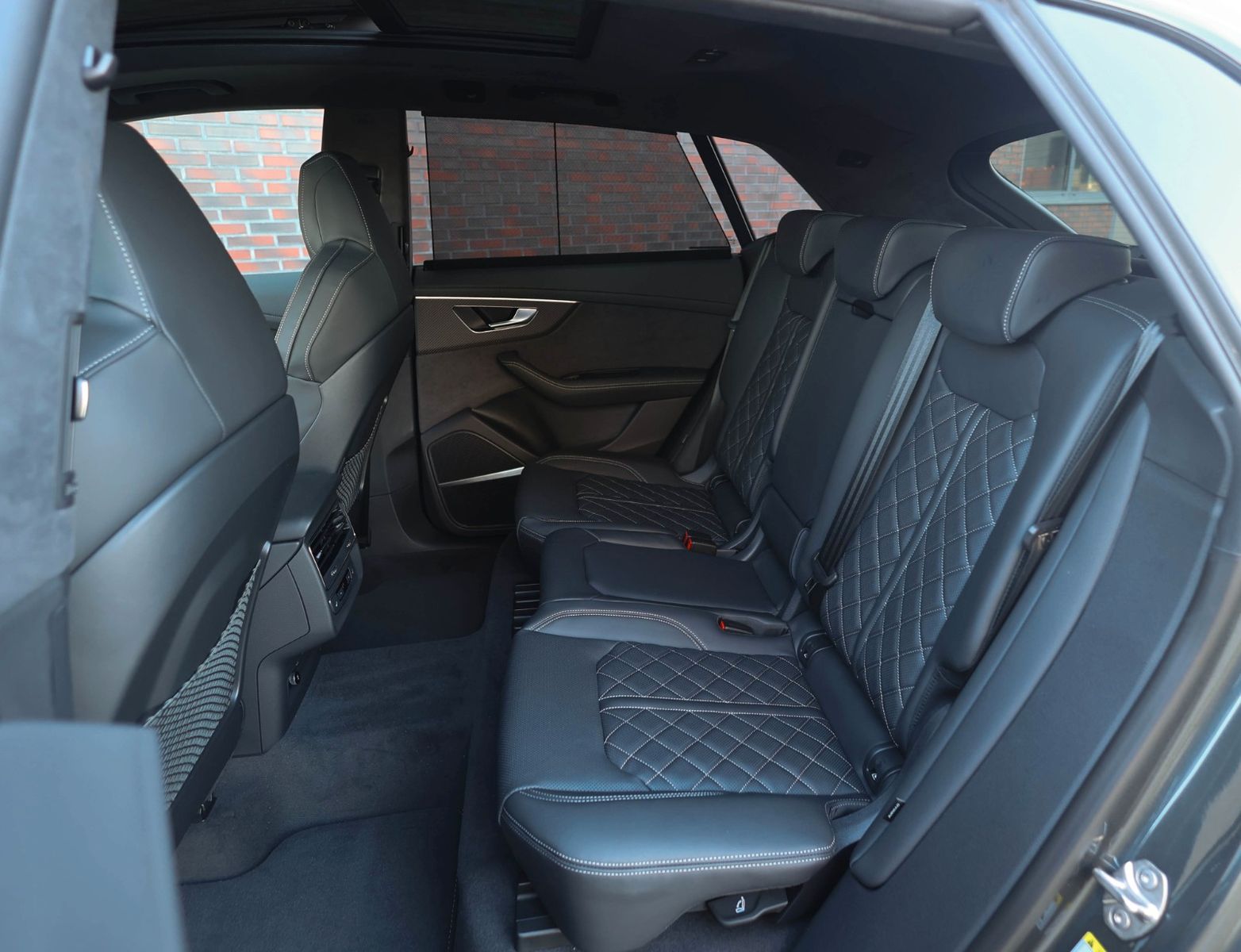 Audi Q8 60 TFSIe Quattro Advanced - Samsaru's Car Outlet