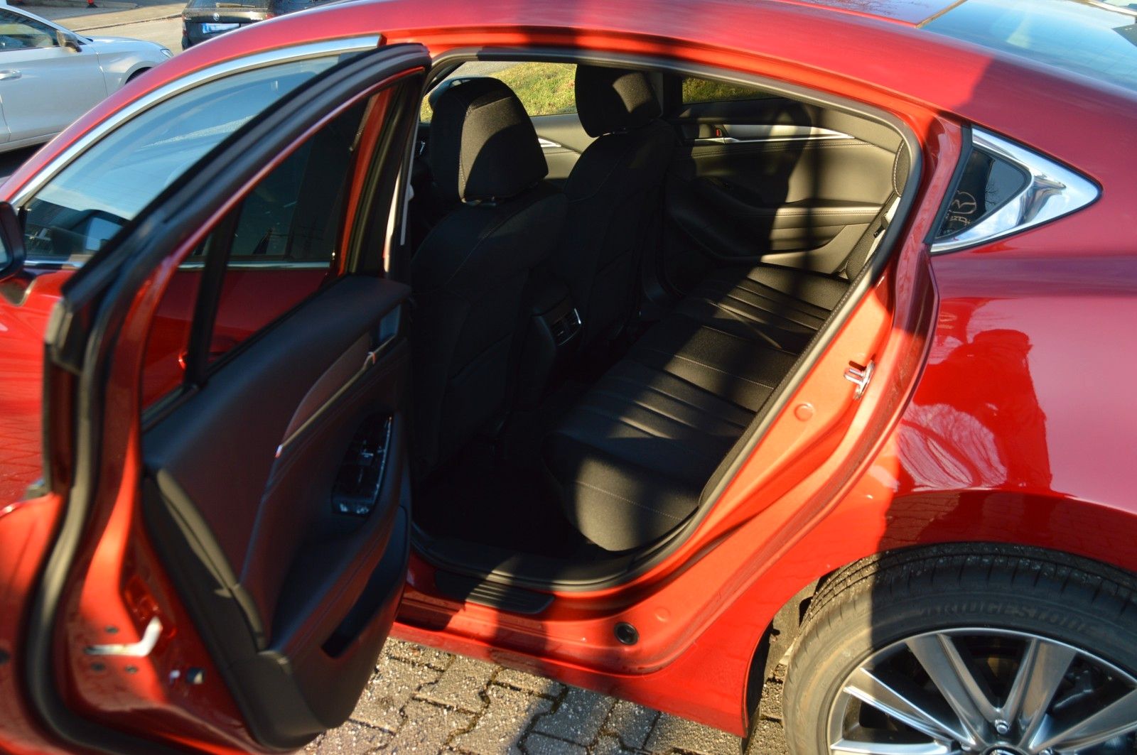 Mazda 6 Limousine Benzin 194PS 6AG Exclusive-Line Navi