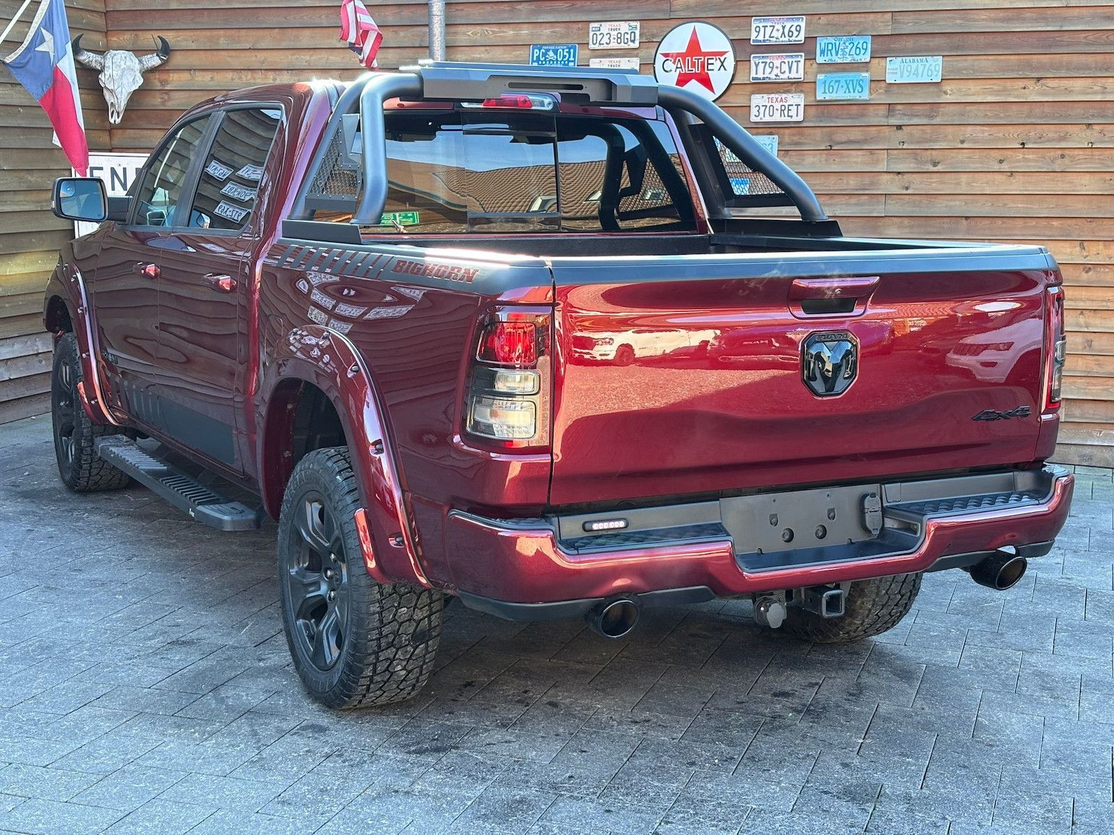Dodge RAM 1500 5,7L BigHorn Crew Cab LED AHK 4x4 LPG