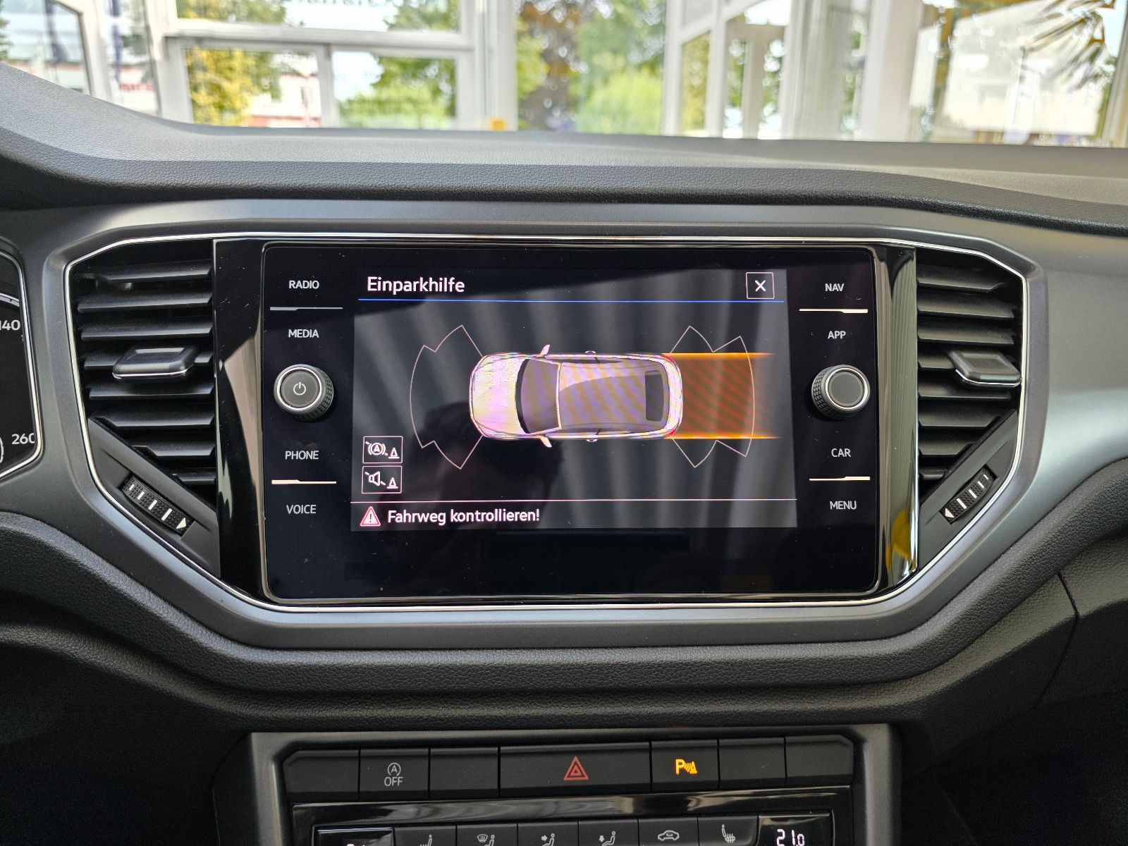 Volkswagen T-Roc Style - Samsaru's Car Outlet