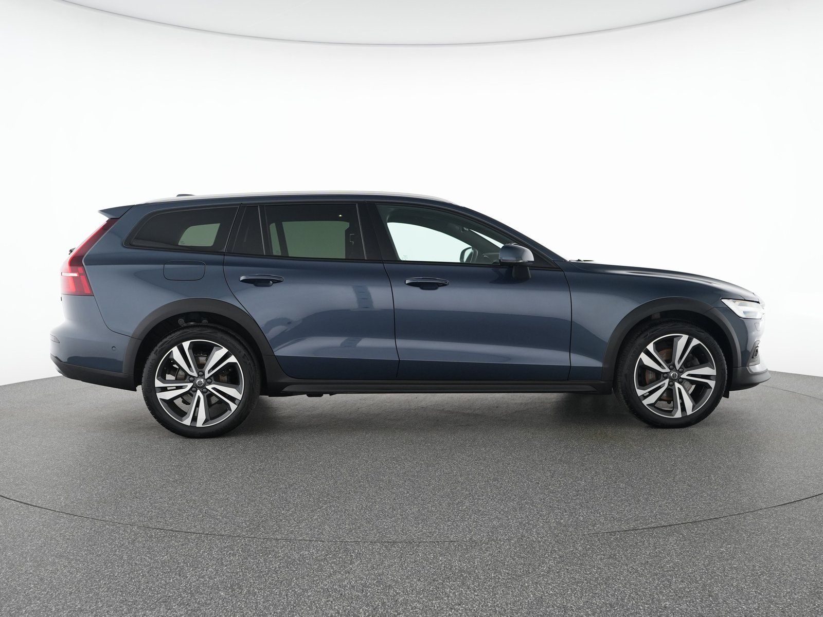Volvo V60 CC B4 AWD Ultimate SONDERFINANZIERUNG 1,99%*