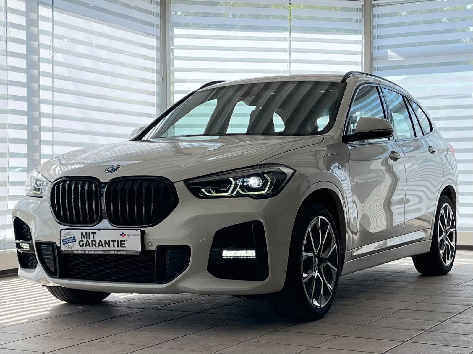 BMW X1 xDrive 25e M SPORT - Samsaru's Car Outlet