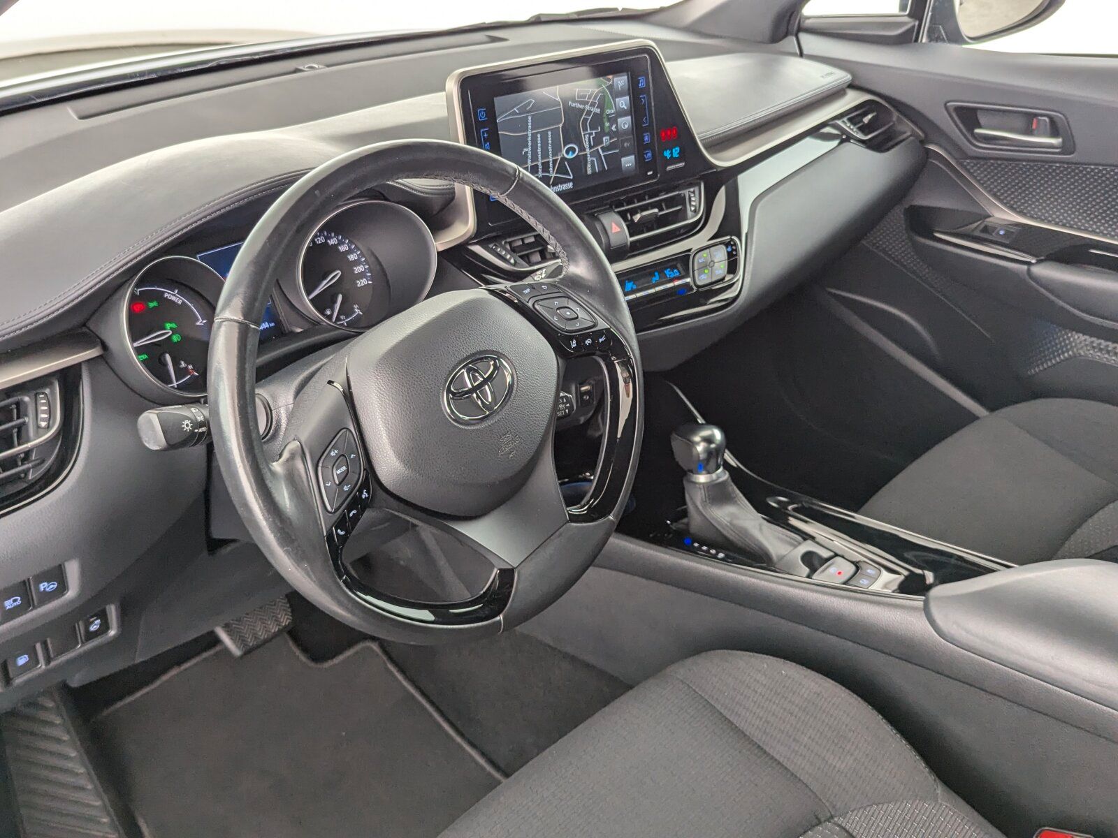 Toyota C-HR 1.8 Hybrid Club - Samsaru's Car Outlet