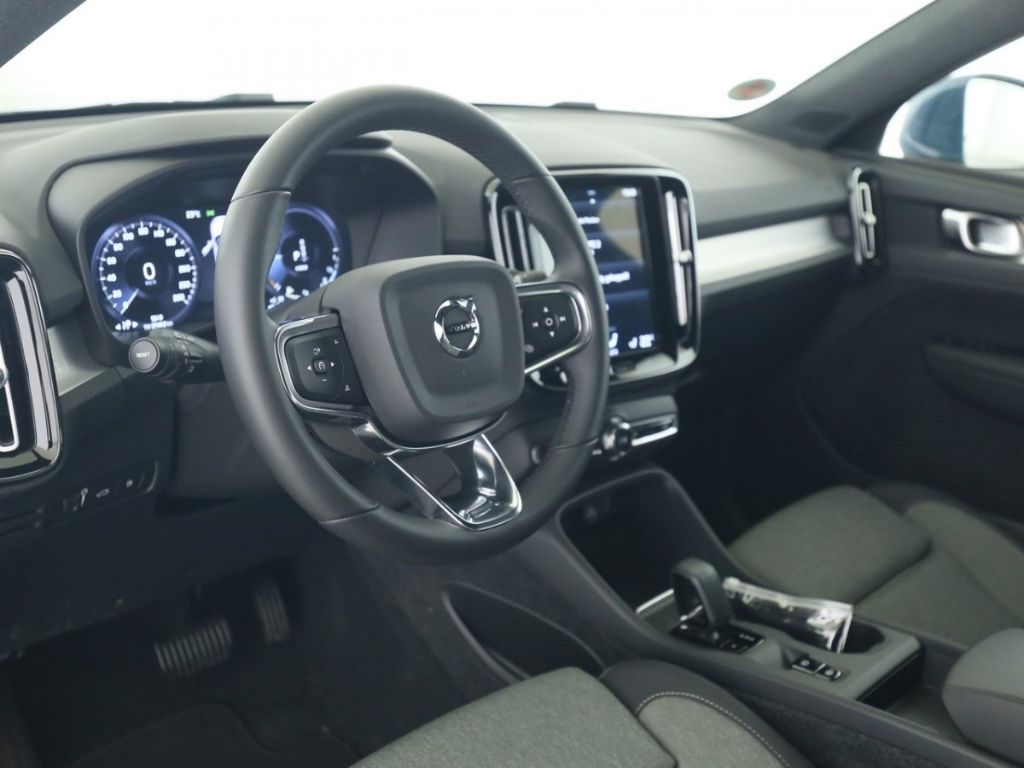 Volvo XC40 T4 Recharge Core Voll-LED AHK Kamera