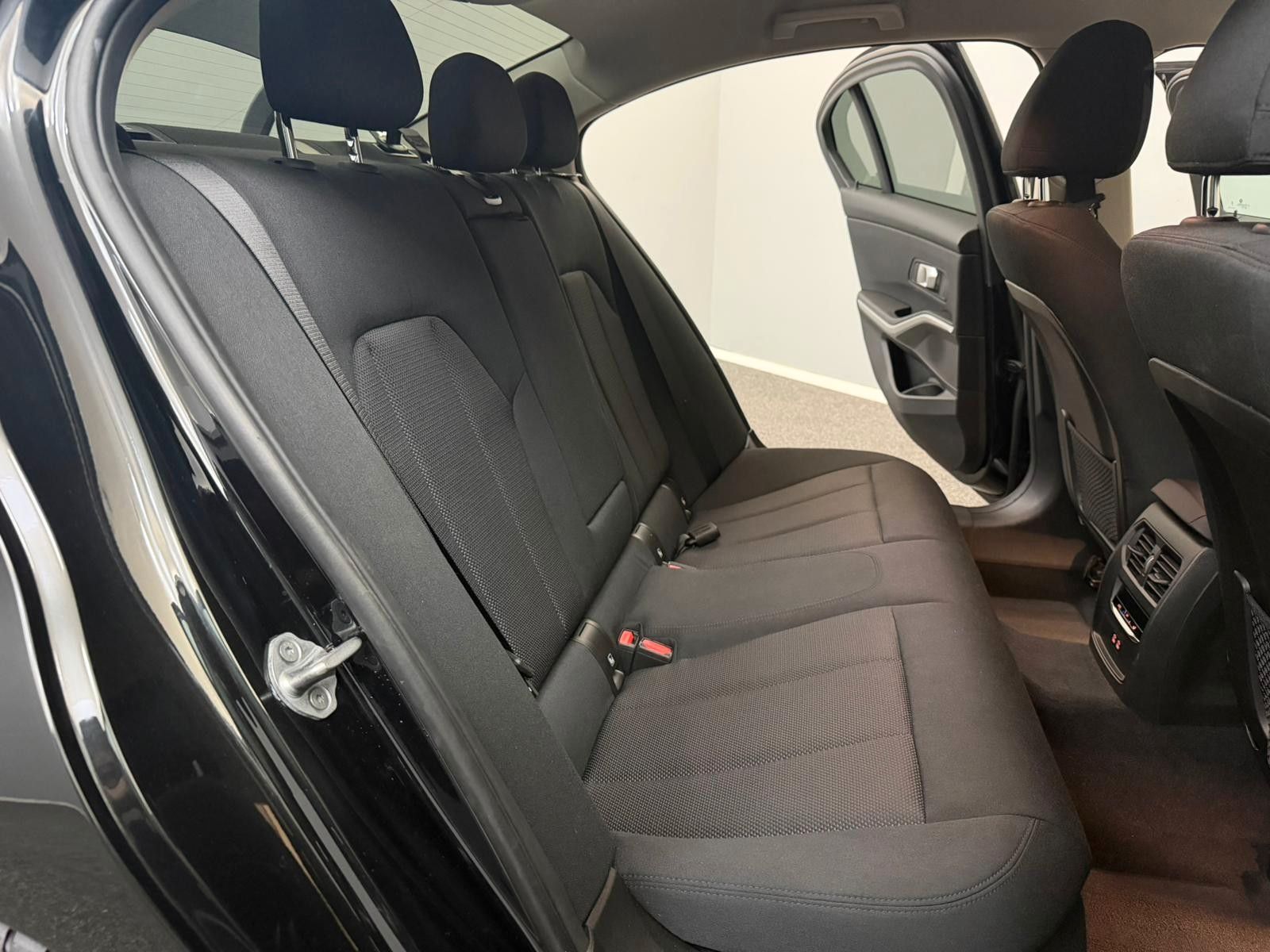 BMW 320 d xDrive Limo*1.HD*U-FREI*BMW-GARANTIE*