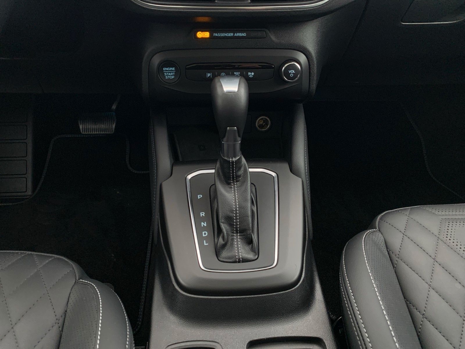 Ford FOCUS ACTIVE X+AUTOMATIK+NAVI+KAMERA+PANORAMA!