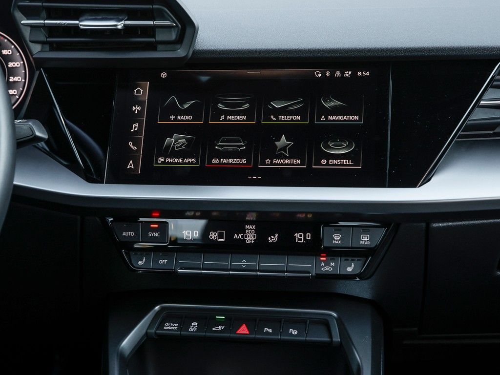 Audi A3 Sportback 40 TFSI e S line - Samsaru's Car Outlet