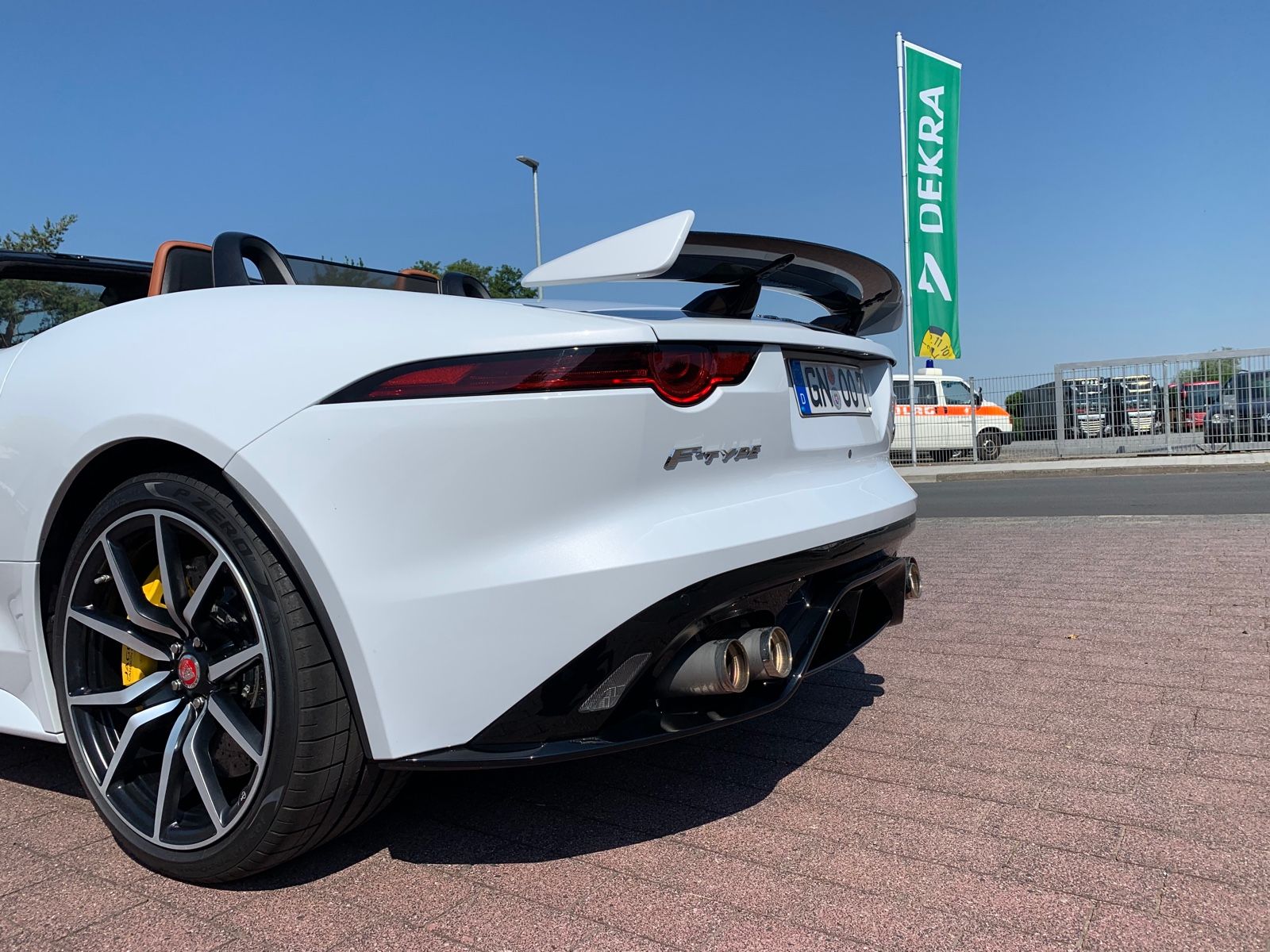 Jaguar F-TYPE Cabriolet SVR V8 AWD Karbon Keramik Paket