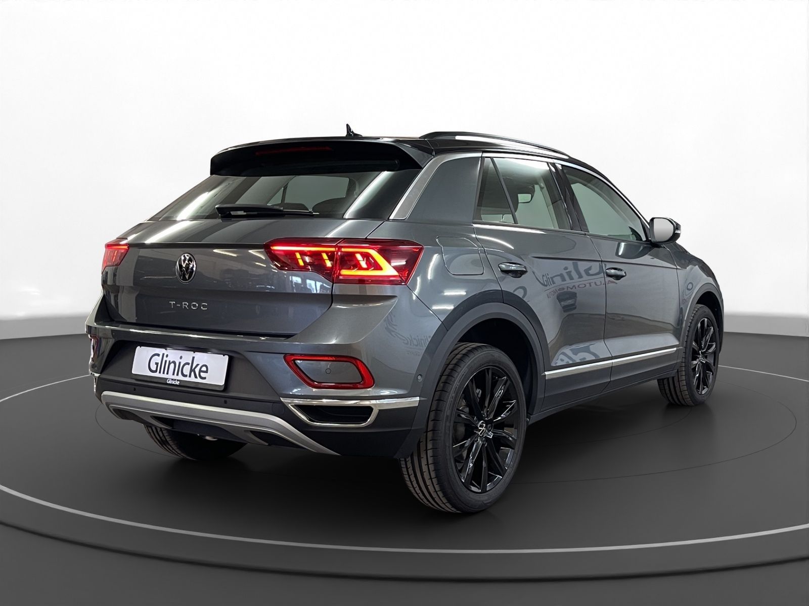 Volkswagen T-Roc 1.5 TSI Style - Samsaru's Car Outlet