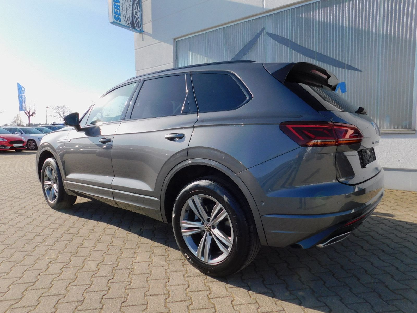 Volkswagen Touareg 3.0 TDI V6 R-Line 4Motion Black Style