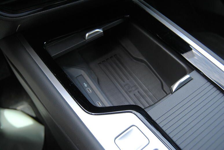 Volkswagen Passat 1.5 eHybrid DSG Elega.AHK.Navi-Max.HUD