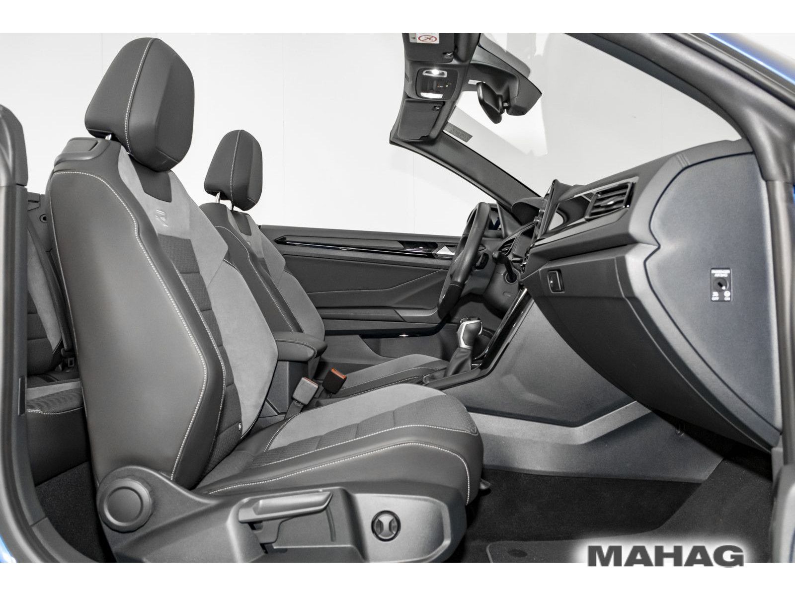 Volkswagen T-Roc R-Line - Samsaru's Car Outlet