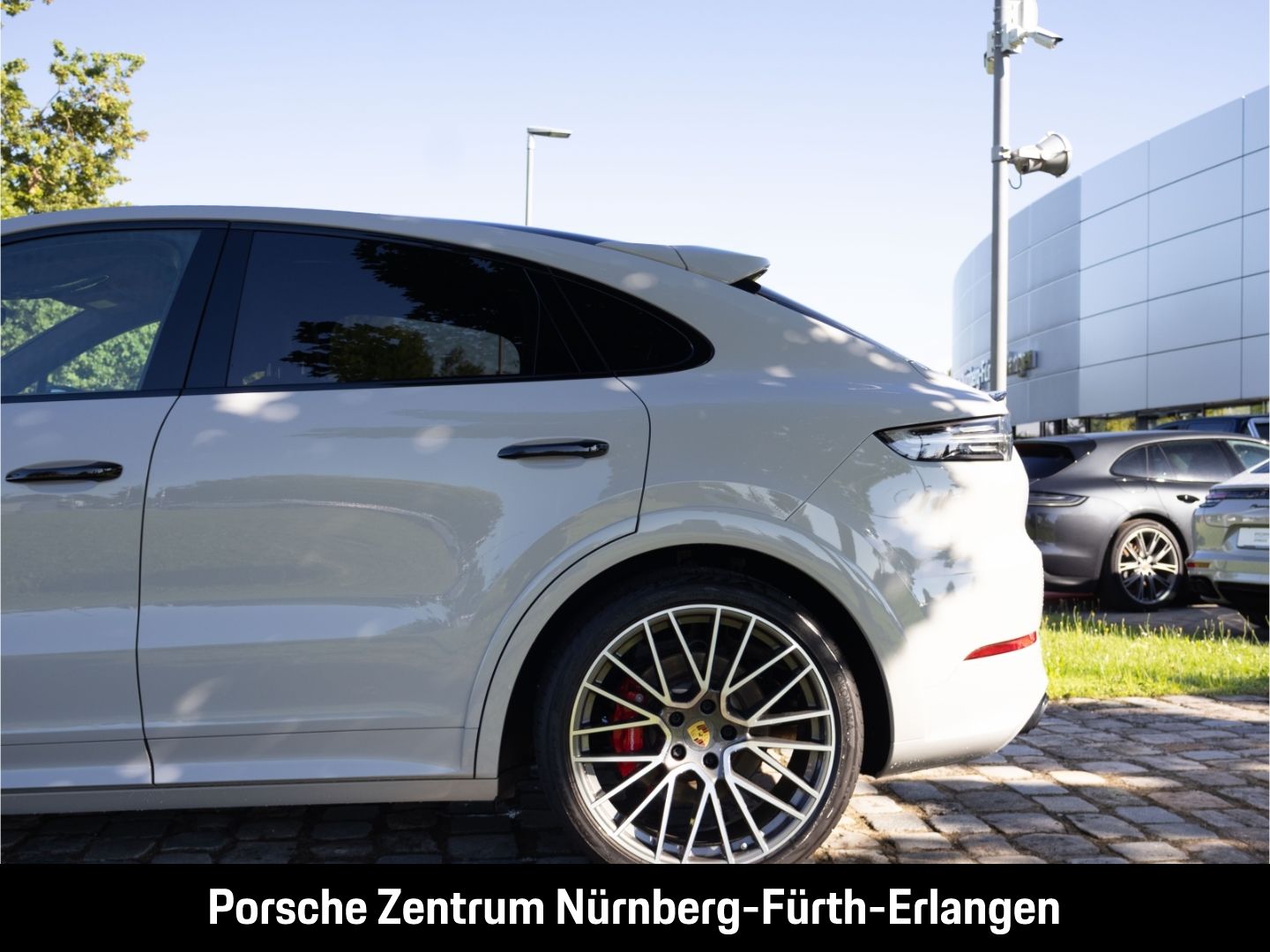 Porsche Cayenne GTS Coupe Luftfeder AHK Standheizung Hea