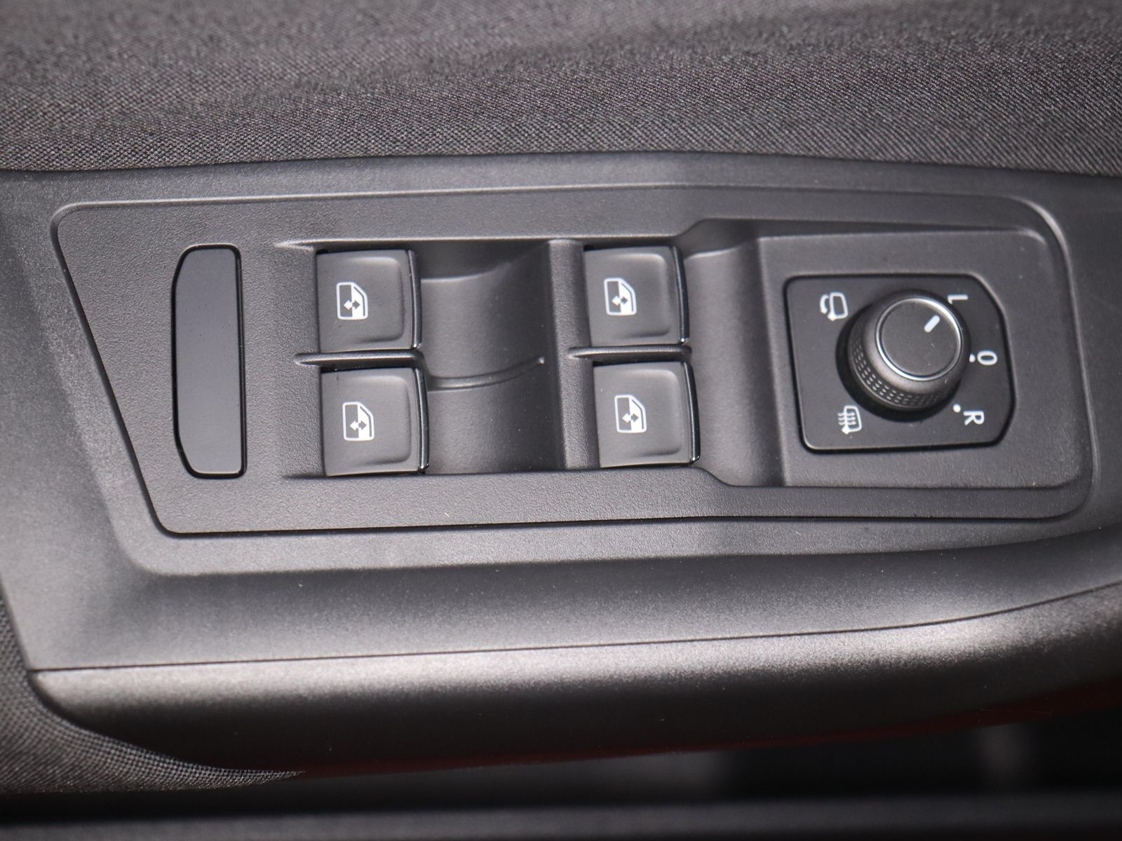 Volkswagen T-Roc 1.0 TSI - Samsaru's Car Outlet