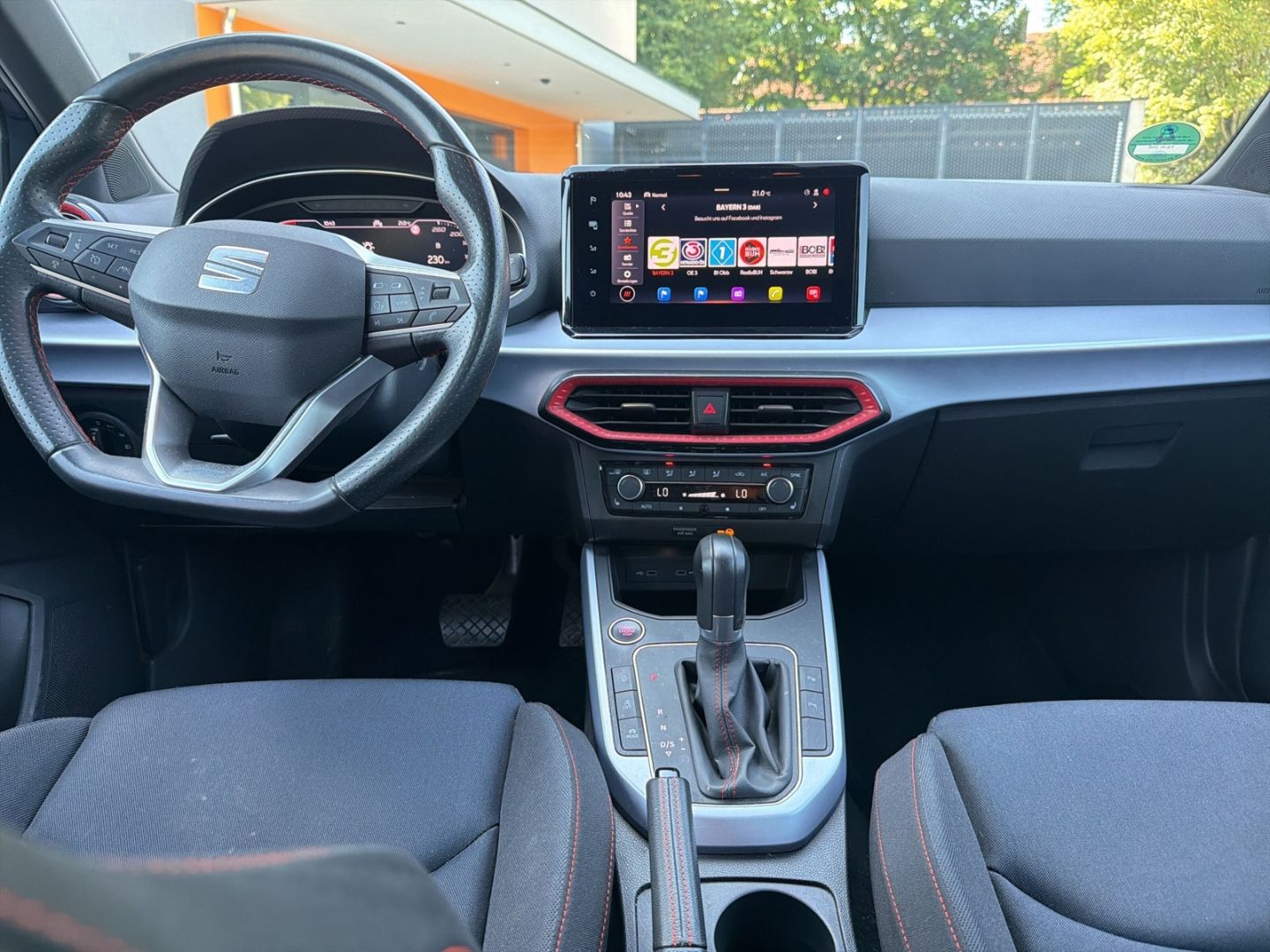 Seat Arona FR 1.5 TSI DSG Navi AHK Sitzheizung ACC To
