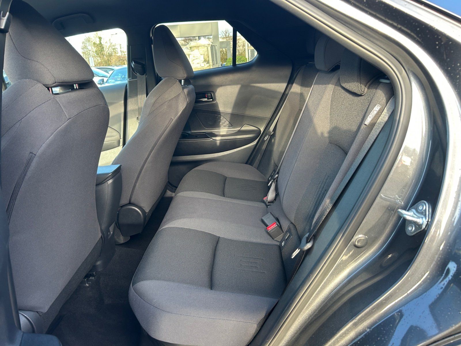 Toyota C-HR - 1.8 l Hybrid 4x2 Team D CVT 2xKlima ACC