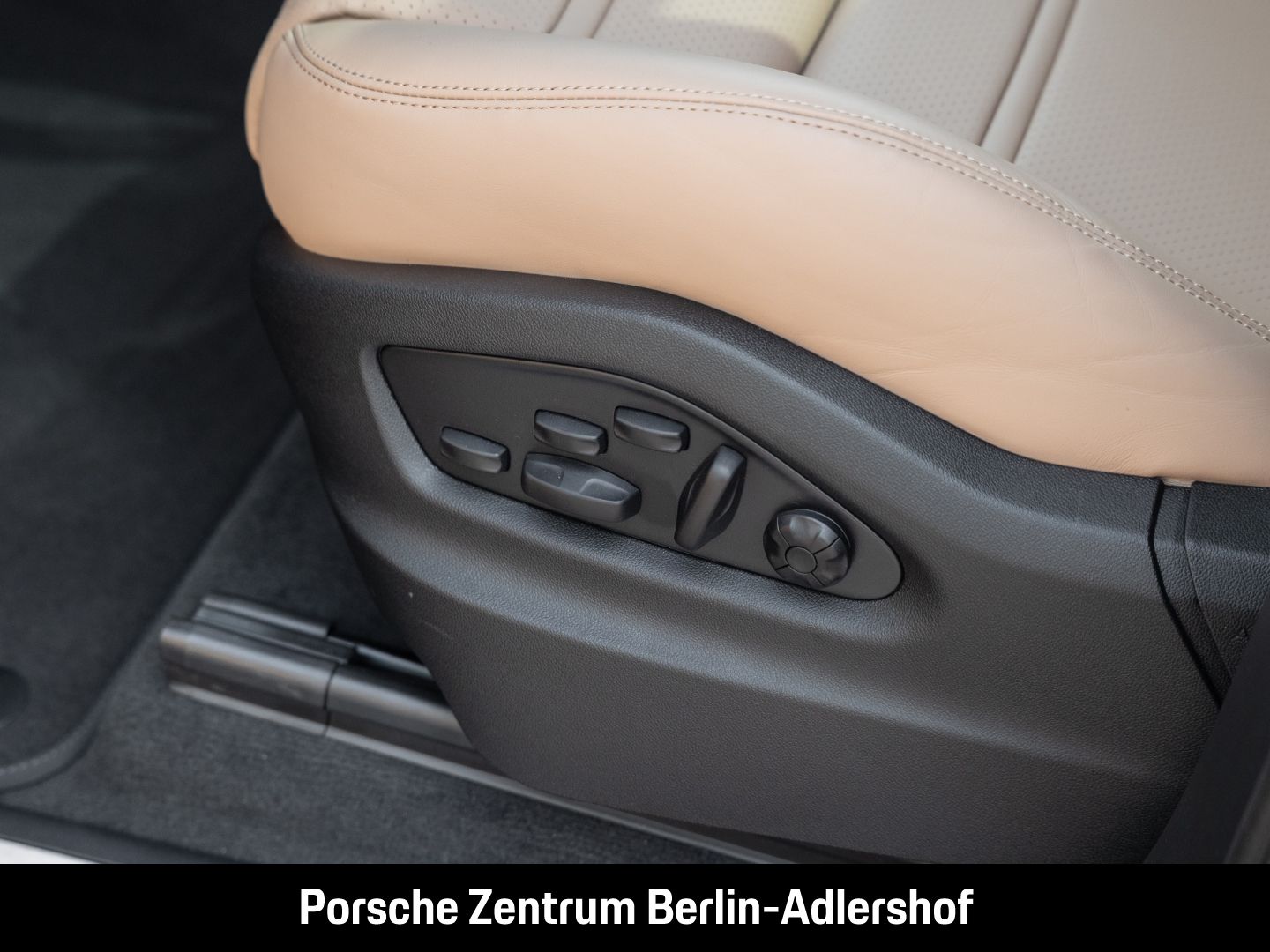 Porsche Cayenne E-Hybrid BOSE Sportabgasanlage Panorama