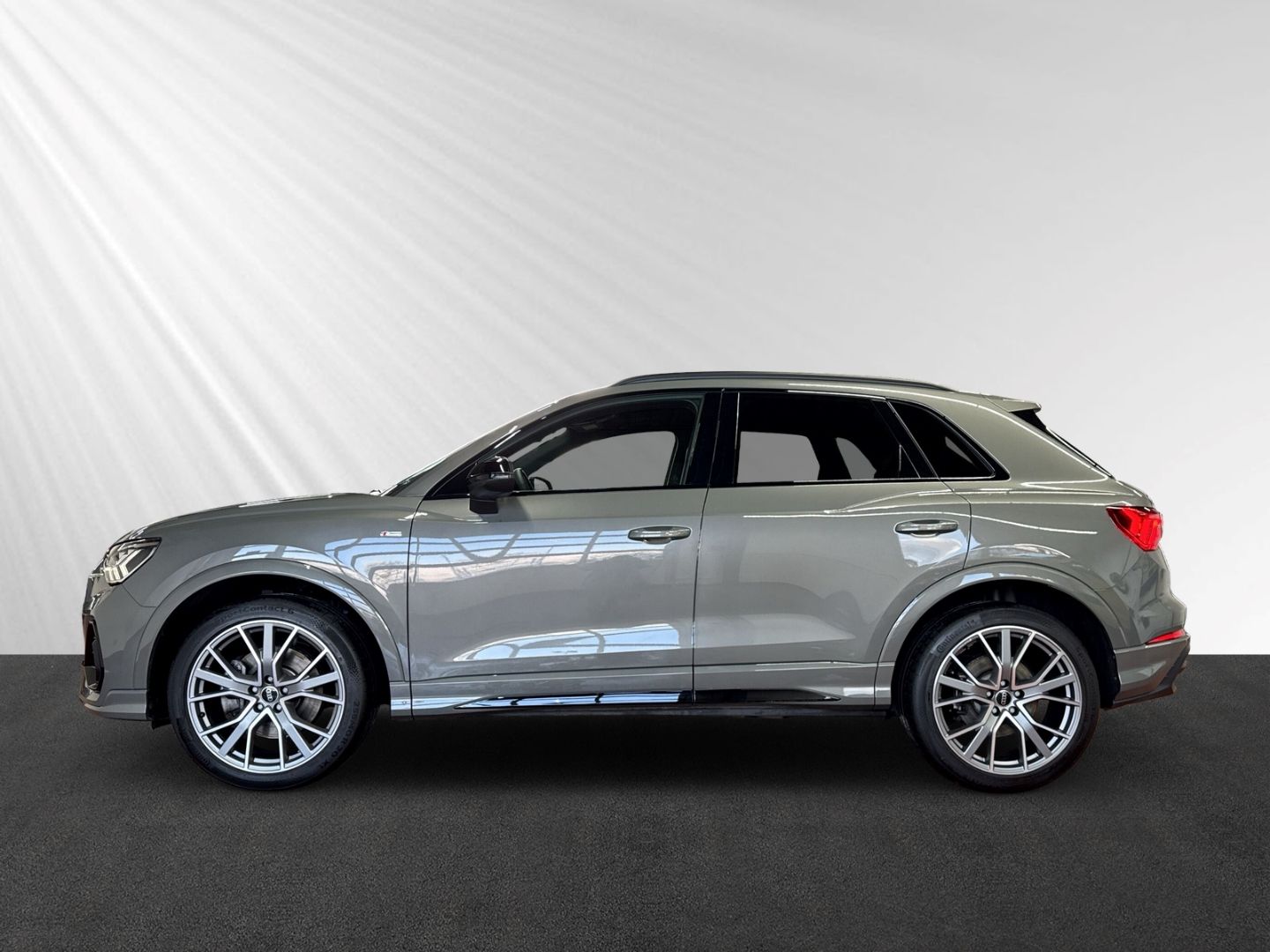 Audi Q3 40 TFSI S line - Samsaru's Car Outlet