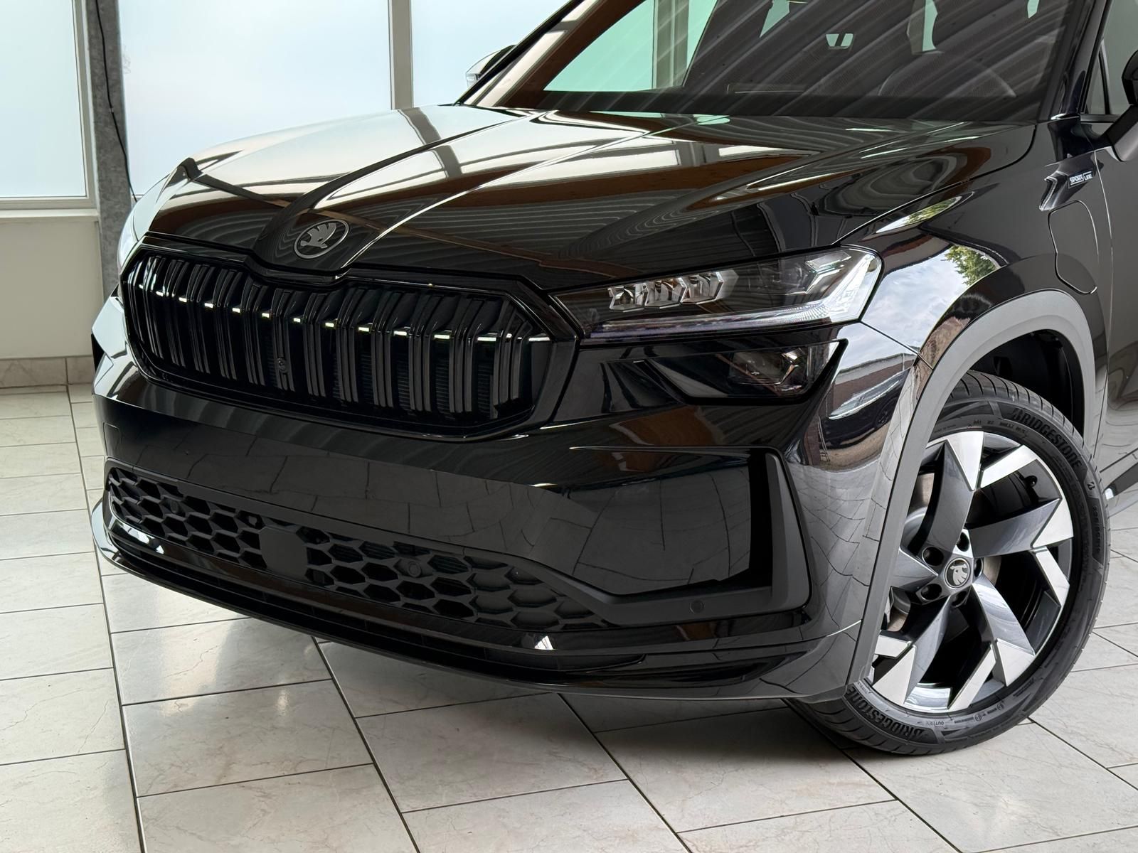 Skoda Kodiaq iV Plug-In Sportline-Pano/AHK/ACC/CarPlay