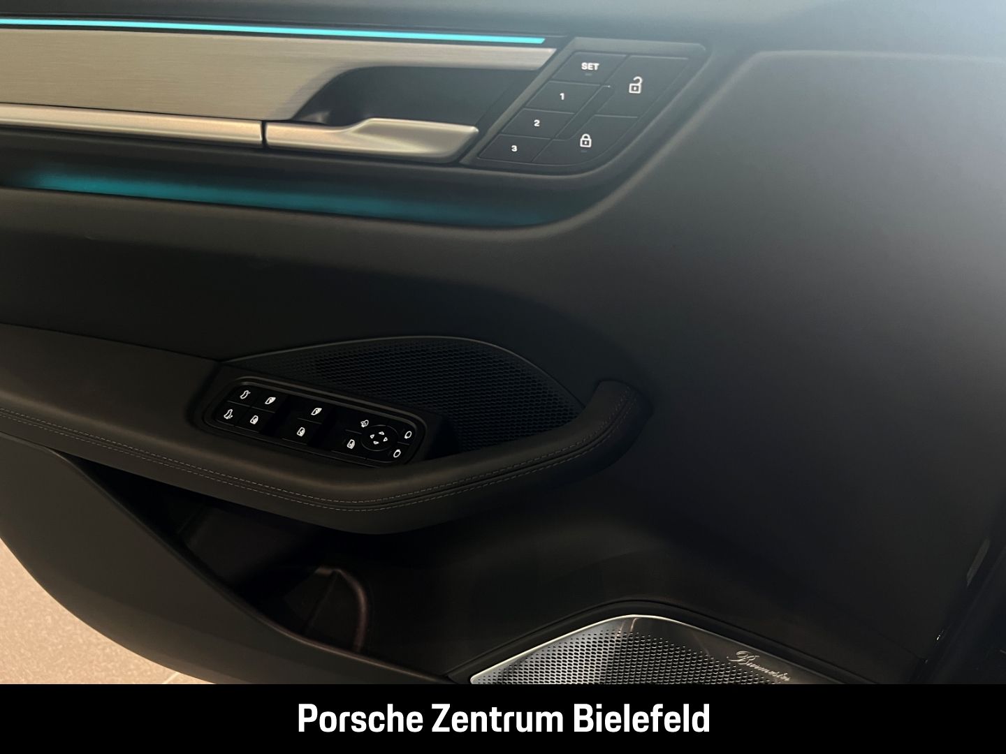 Porsche Macan 4S Burmester Rückfahrkamera Luftfederung