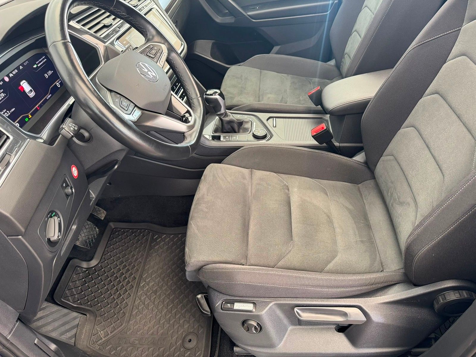 Volkswagen Tiguan Allspace Elegance 2.0TDI DSG+7-SITZER+4M+