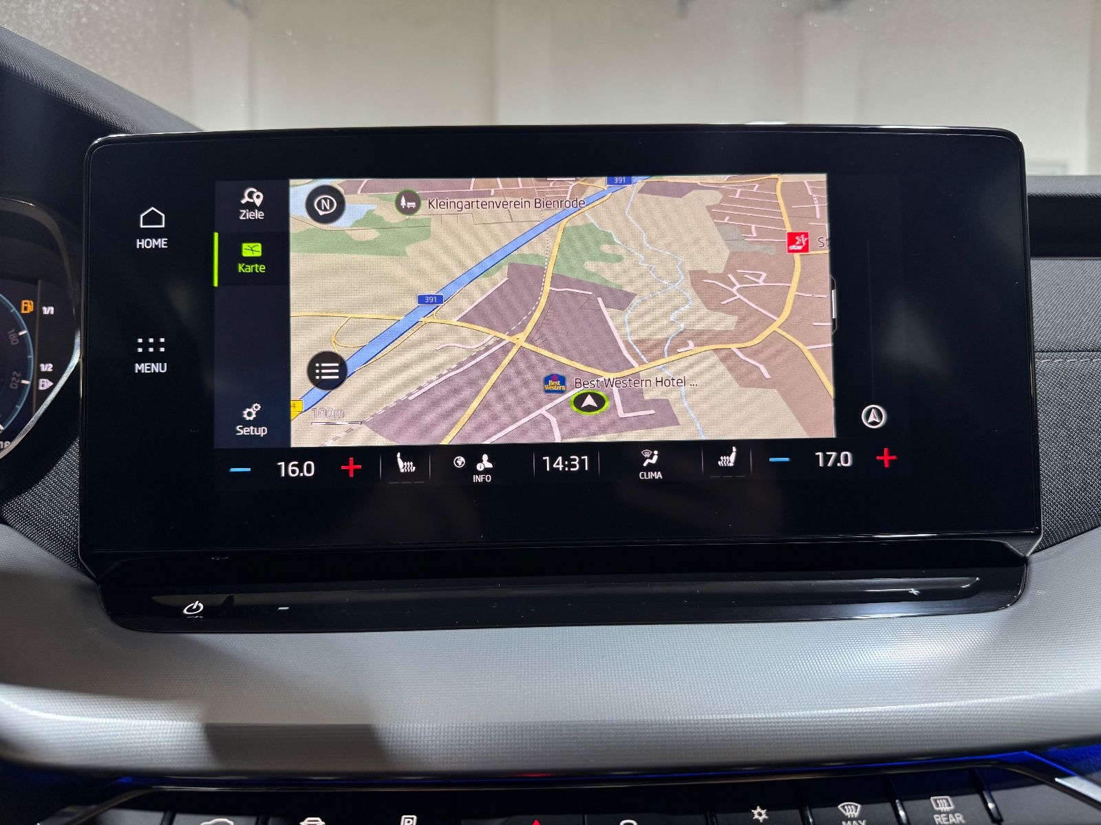 Skoda OctaviaLim. FirstEdition2.0TDI DSG/STANDHEIZ/AHK